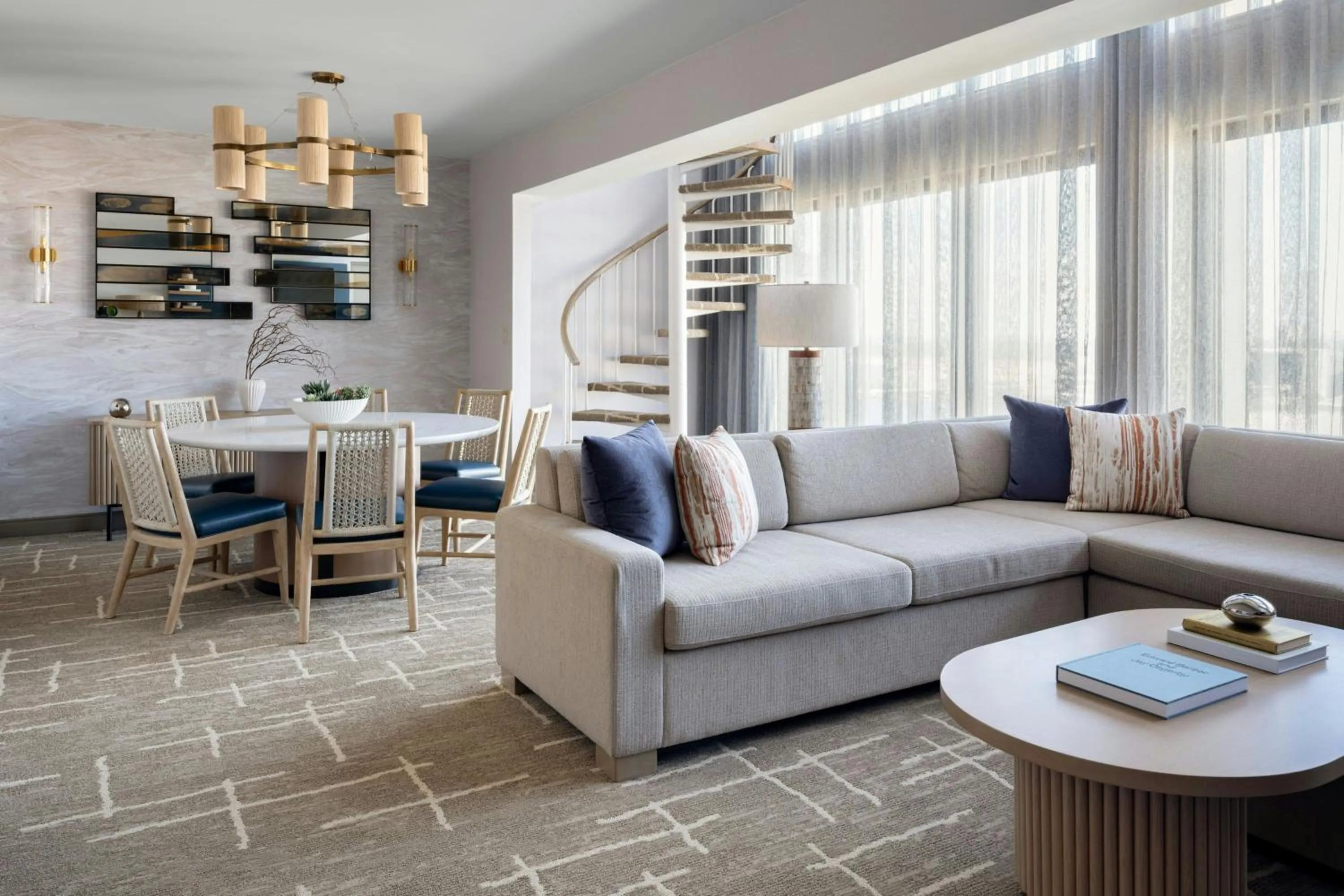 Photo of the whole room in Tampa Airport Marriott