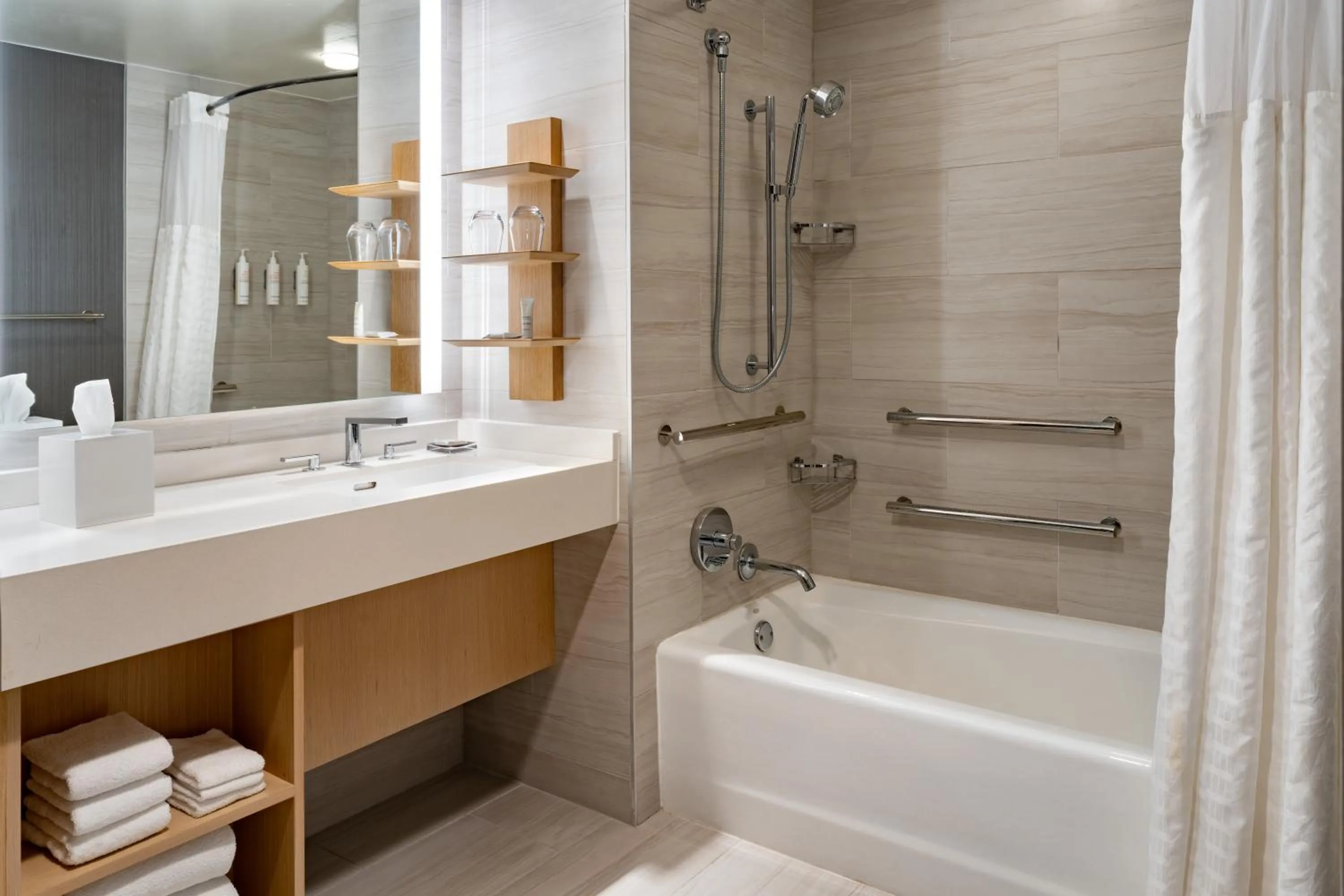 Bath in Tampa Marriott Water Street