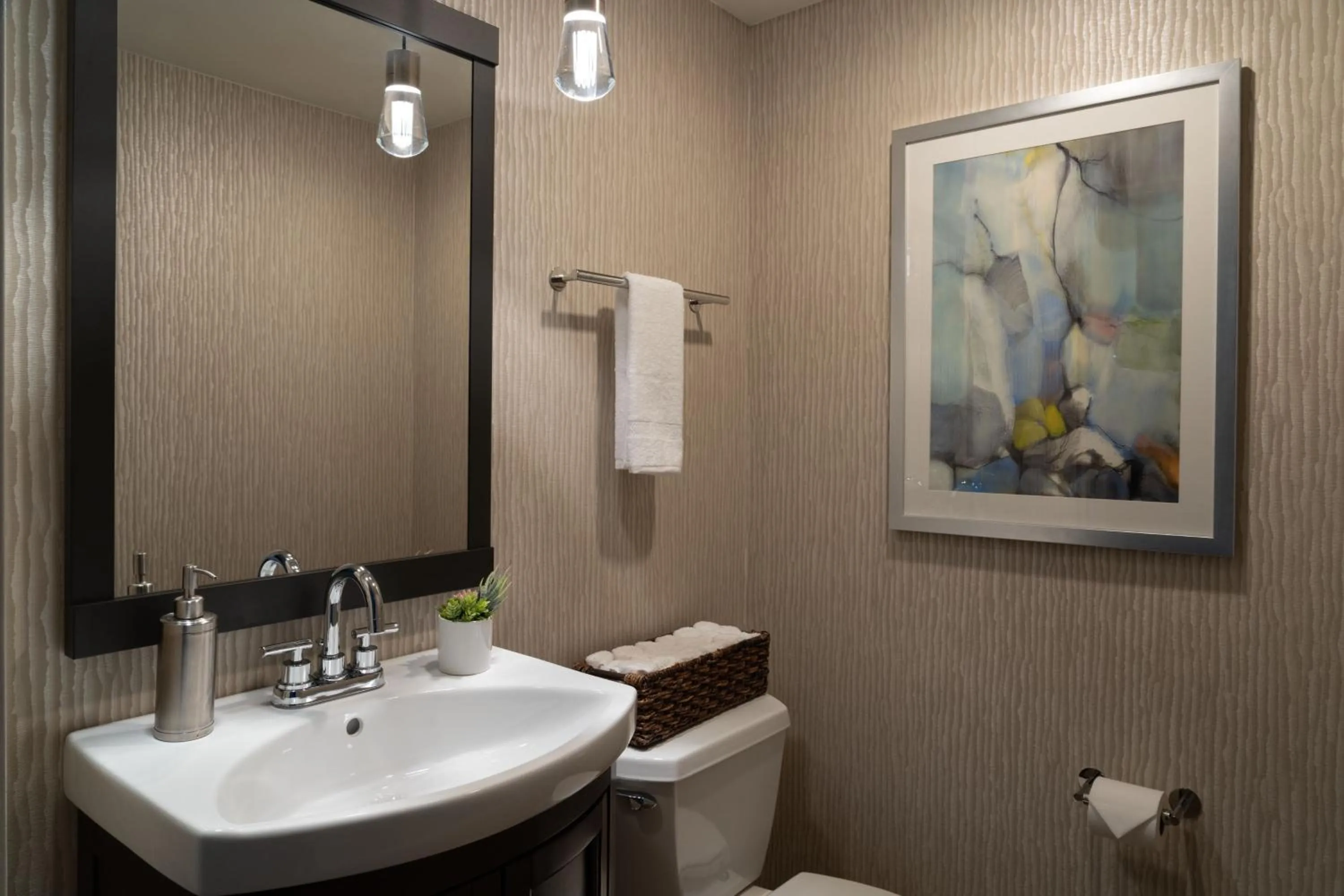 Photo of the whole room in Tampa Marriott Water Street