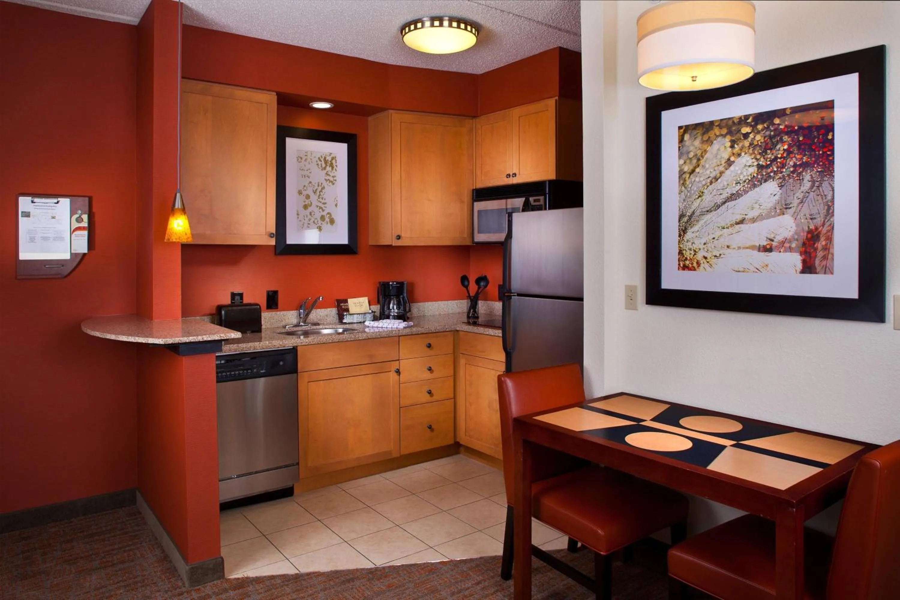 Kitchen or kitchenette in Residence Inn by Marriott Tallahassee Universities at the Capitol