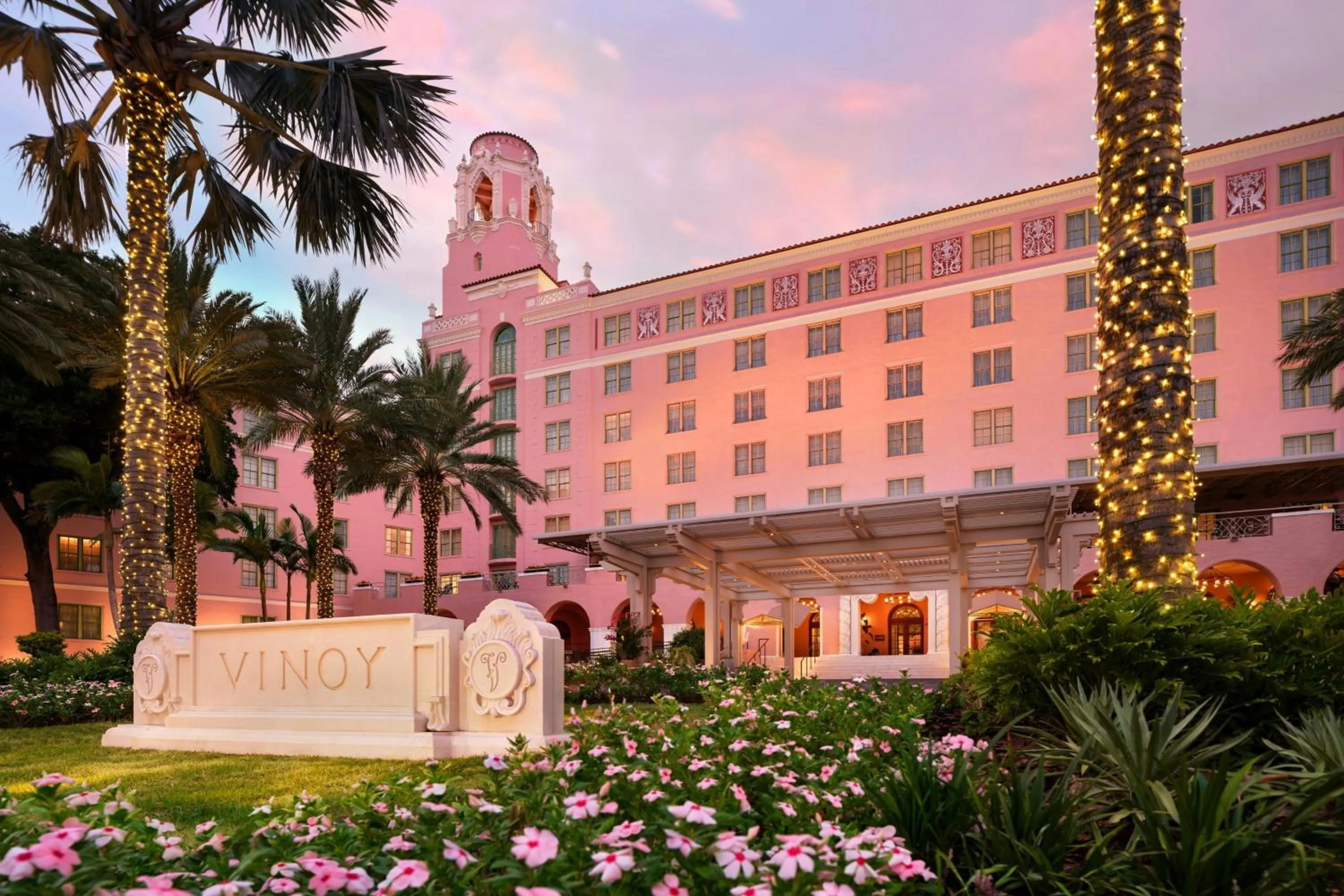 Property building in The Vinoy Resort & Golf Club, Autograph Collection