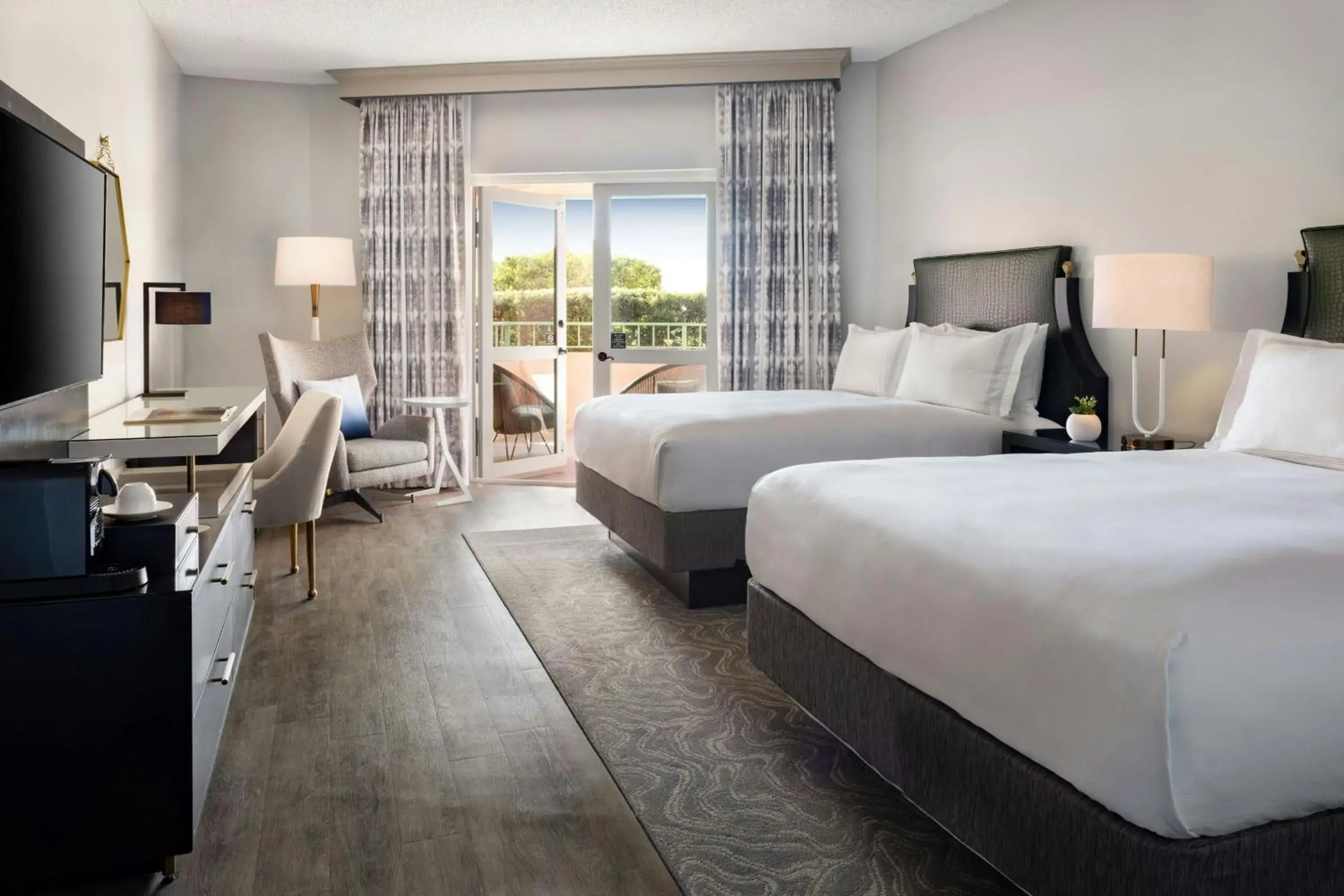 Deluxe Queen Room with Two Queen Beds and Resort View, Balcony -Tower in The Vinoy Resort & Golf Club, Autograph Collection Deluxe Queen Room with Two Queen Beds and Resort View, Balcony -Tower in The Vinoy Resort & Golf Club, Autograph Collection