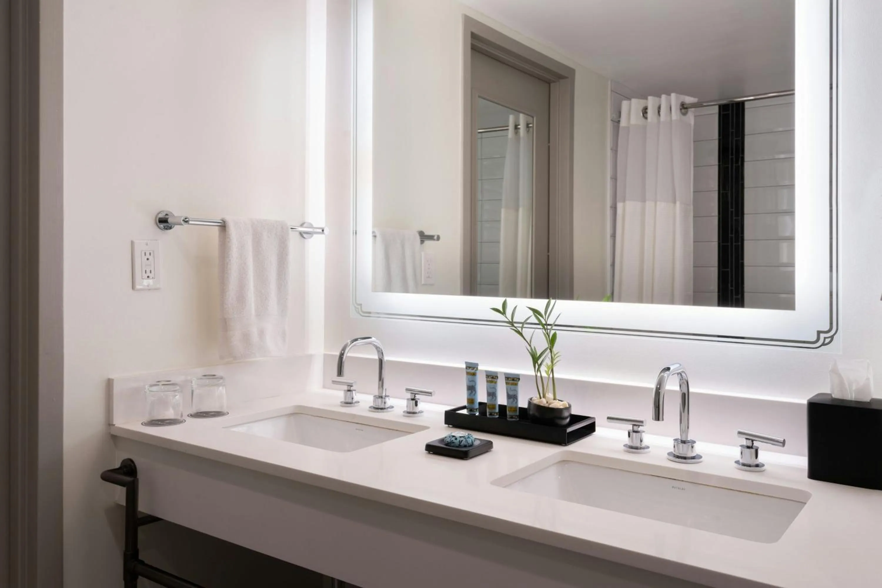 Bathroom in The Vinoy Resort & Golf Club, Autograph Collection