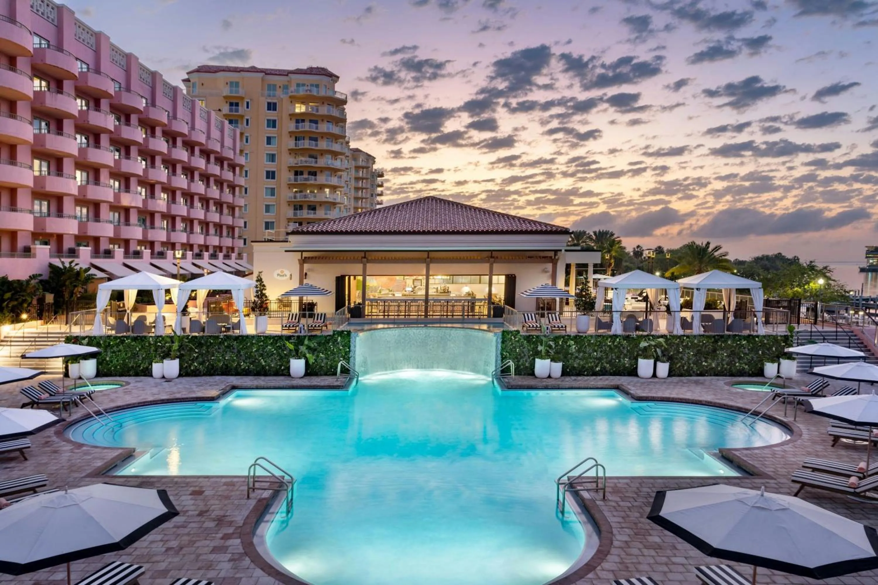Swimming pool in The Vinoy Resort & Golf Club, Autograph Collection