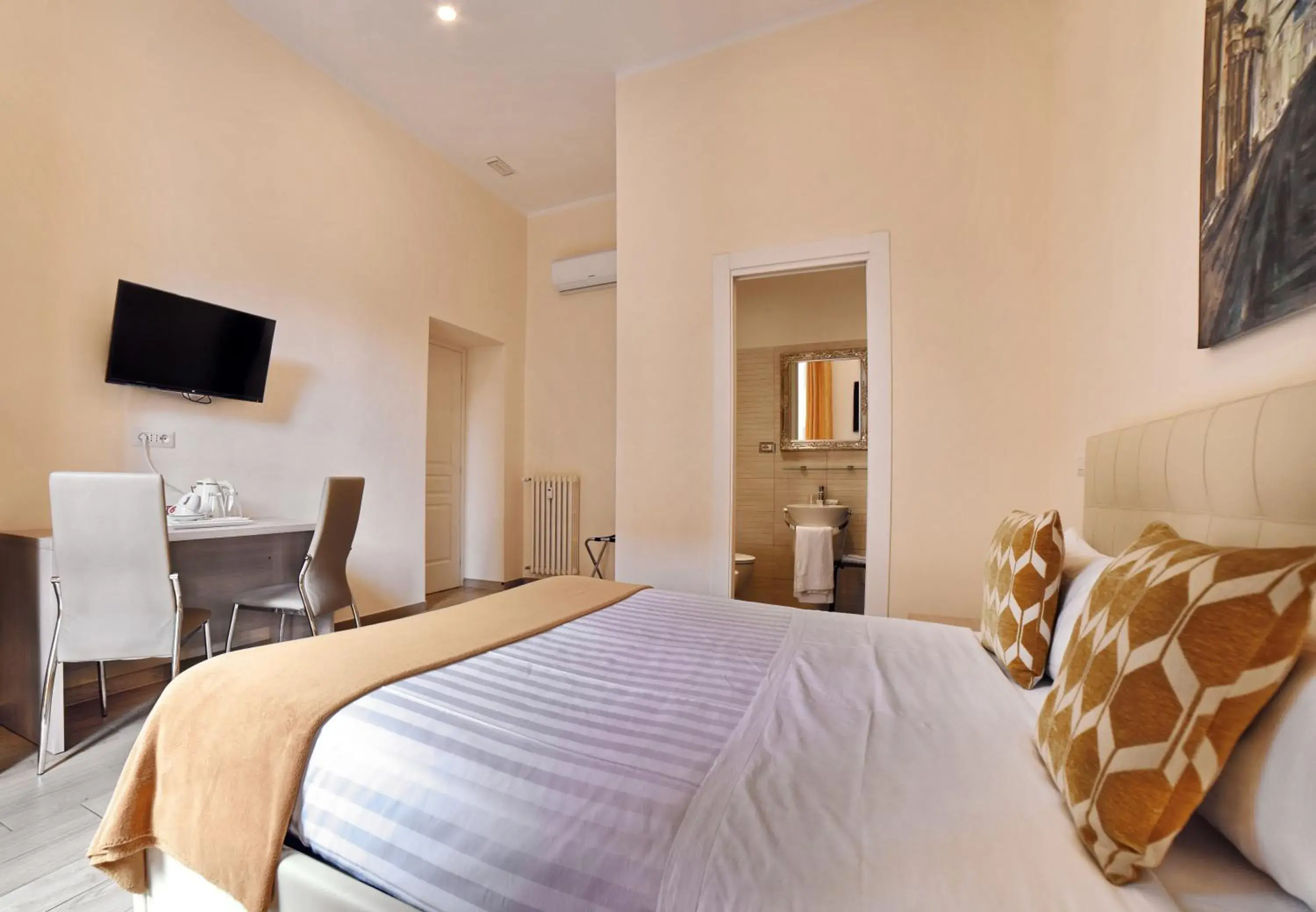 Deluxe Double Room with Balcony in Coladir Guest House Deluxe Double Room with Balcony in Coladir Guest House