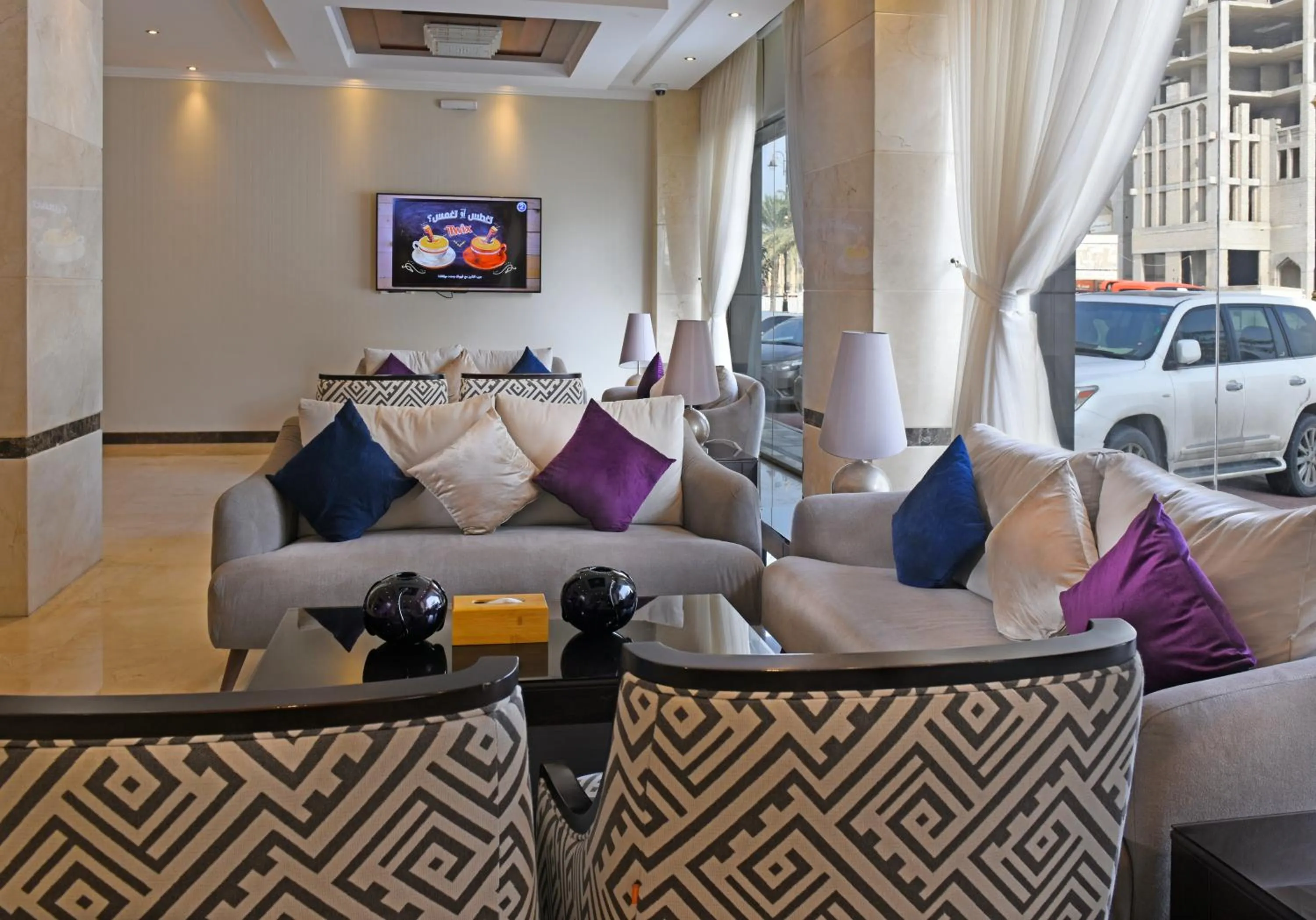 Lounge or bar in Naviti Warwick Al Khobar