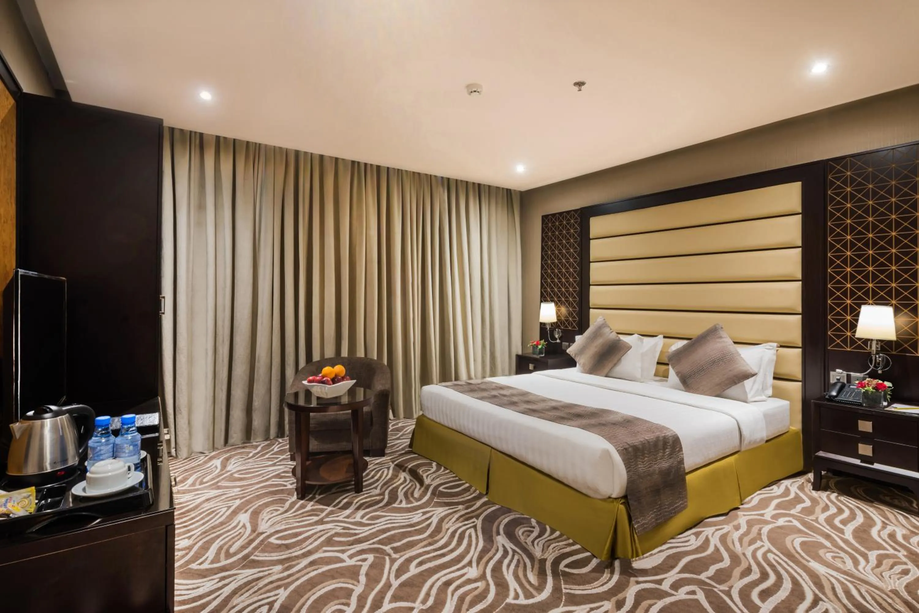 Bedroom, Bed in Naviti Warwick Al Khobar