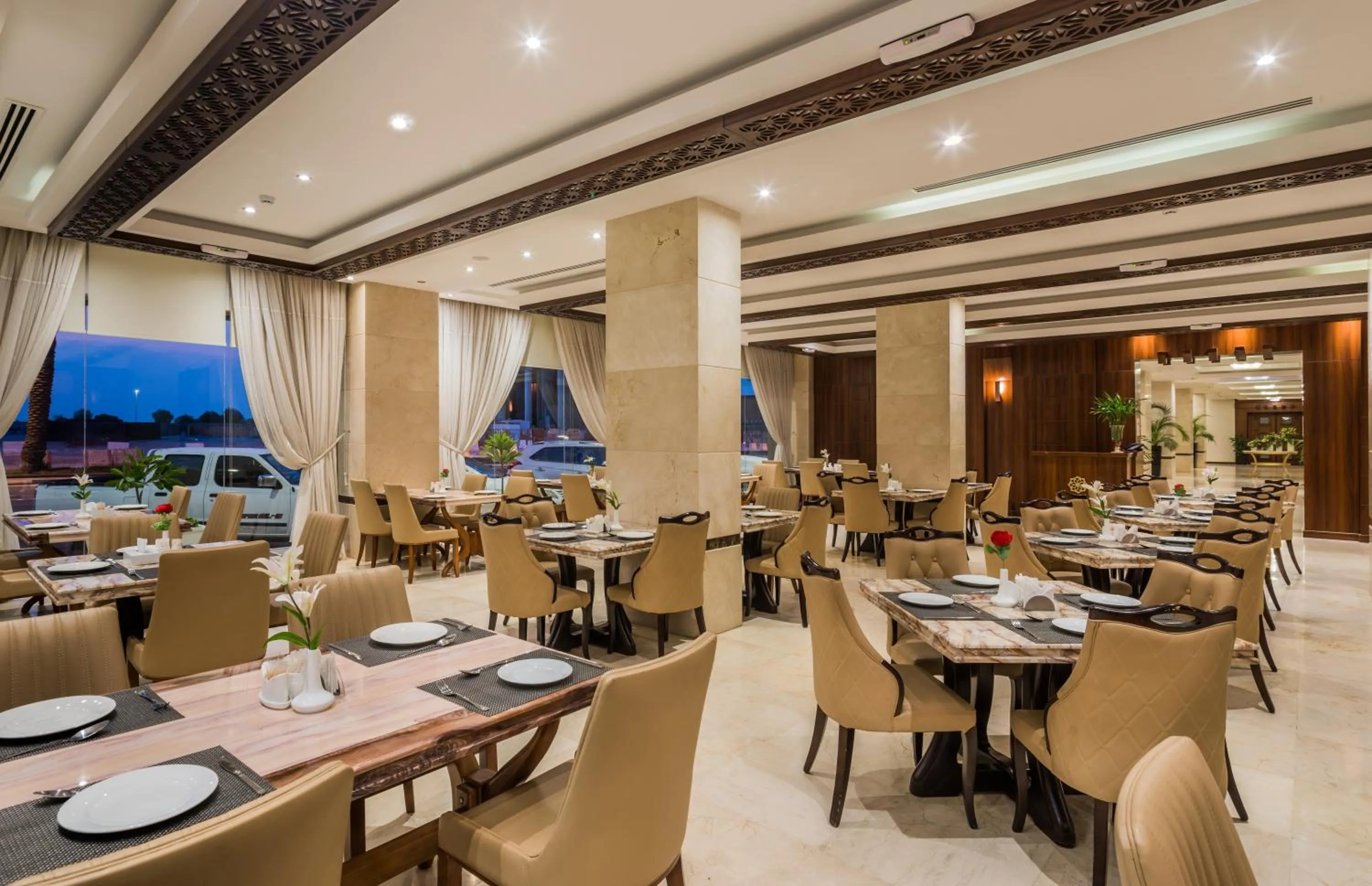 Restaurant/places to eat in Naviti Warwick Al Khobar