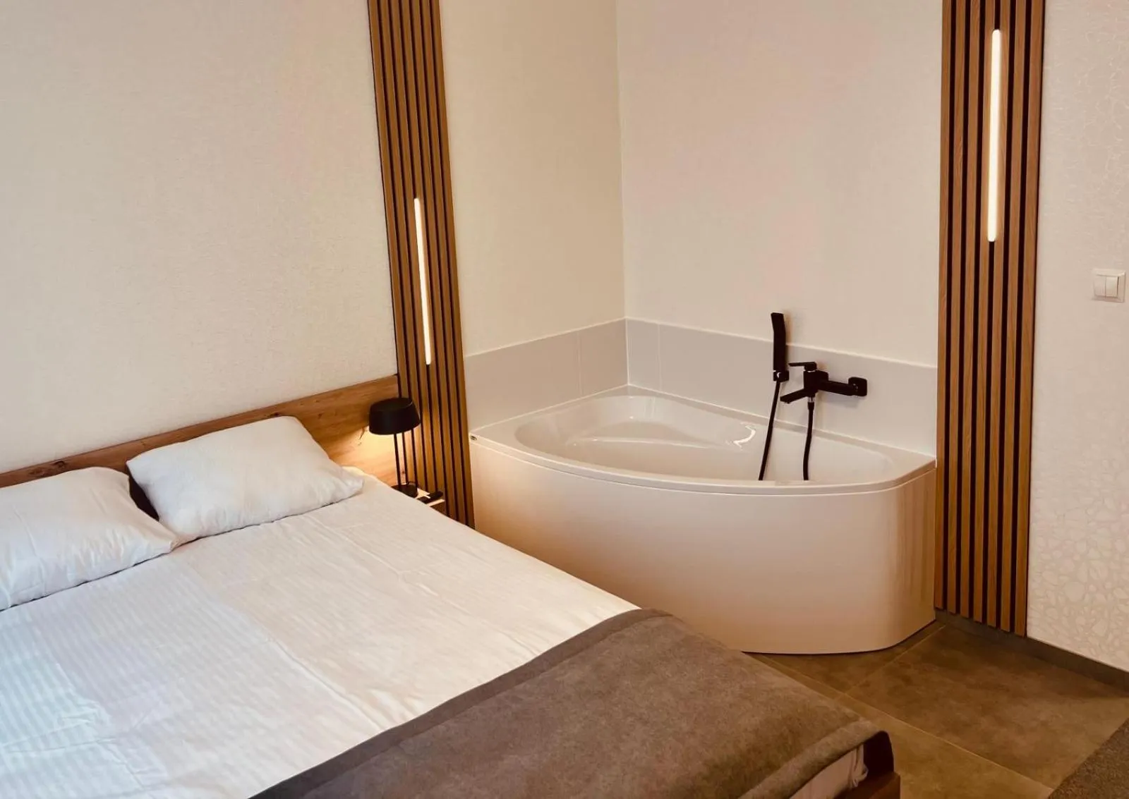 Bed in Płonia Resort