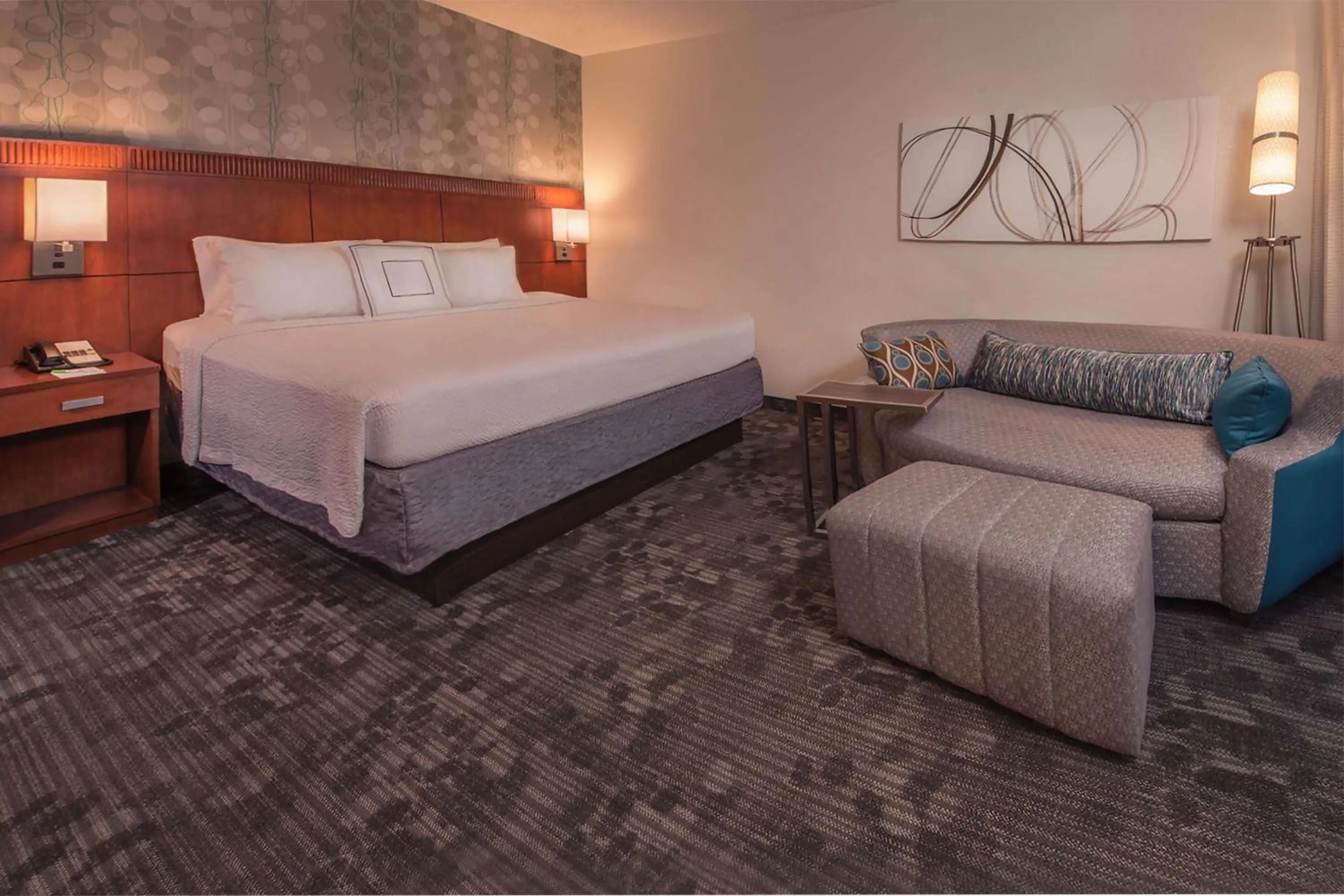Photo of the whole room, Bed in Sonesta Select Arlington Rosslyn