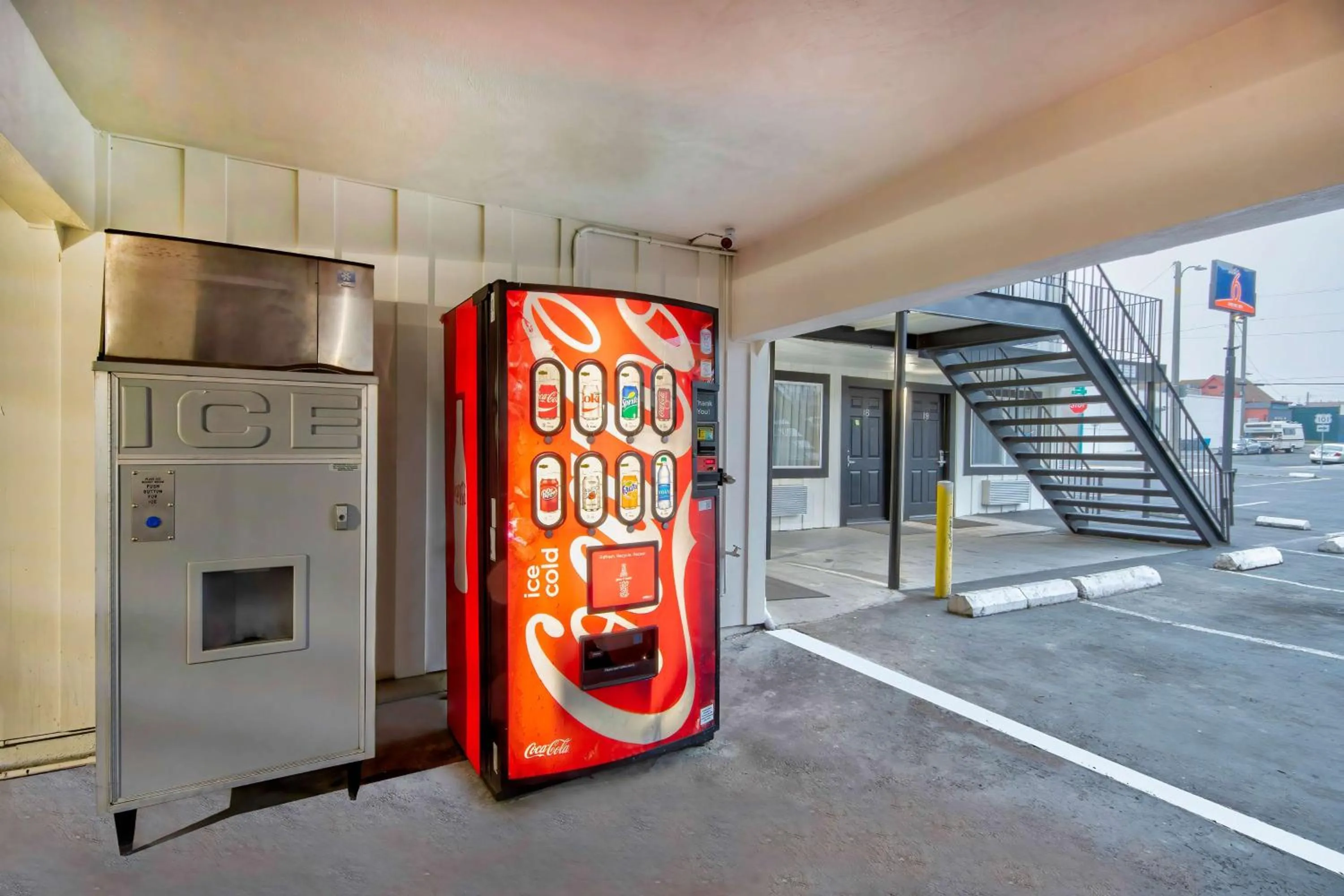 Property building in Studio 6 Eureka CA Old Town