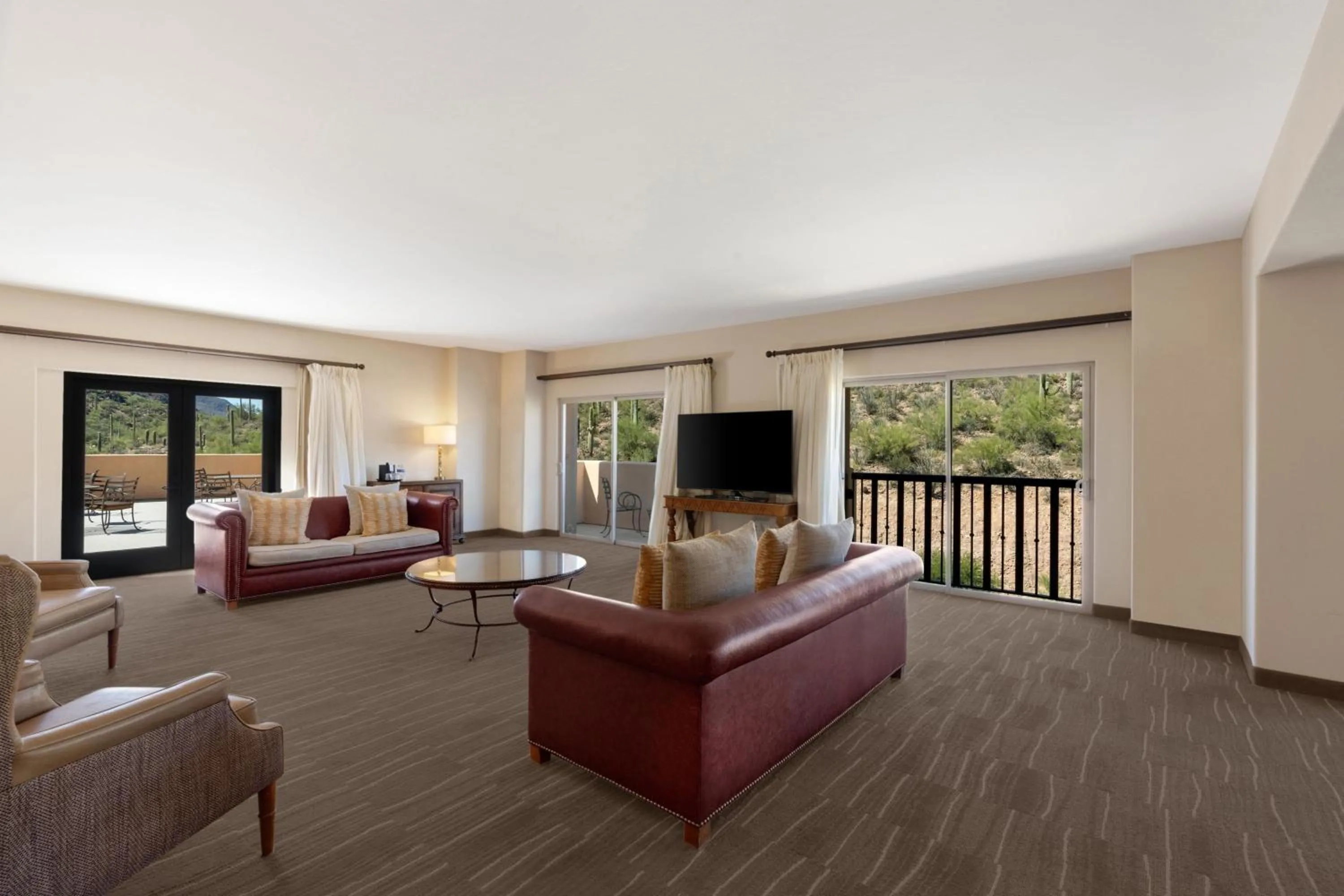 Living room in JW Marriott Tucson Starr Pass Resort
