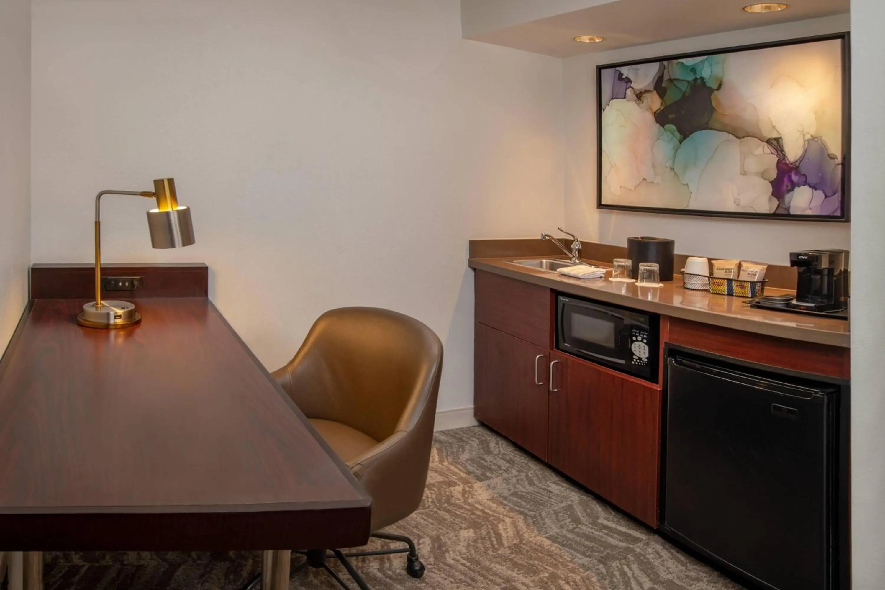 Kitchen or kitchenette in SpringHill Suites Centreville Chantilly