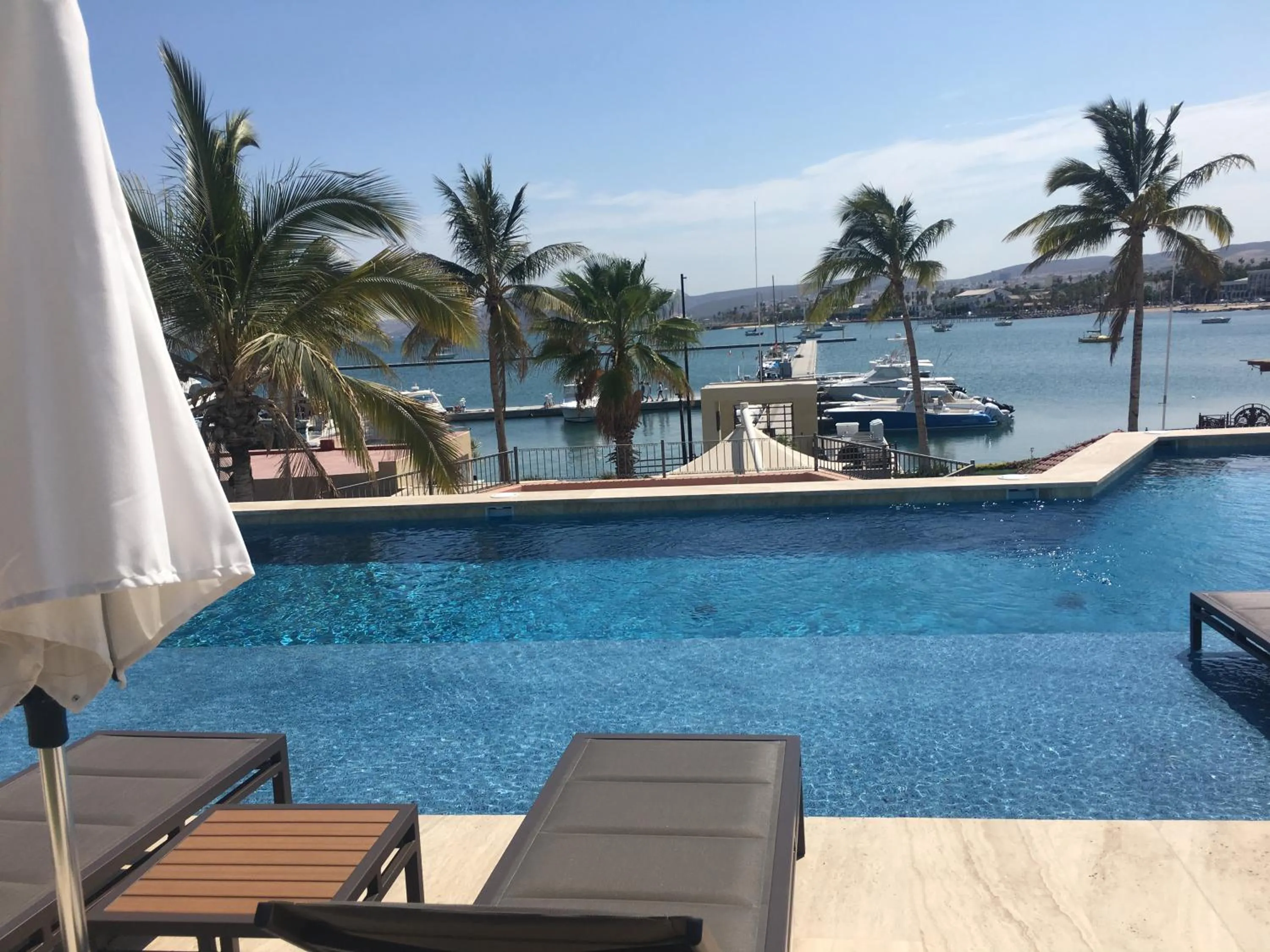 Amazing Vista Coral Condo