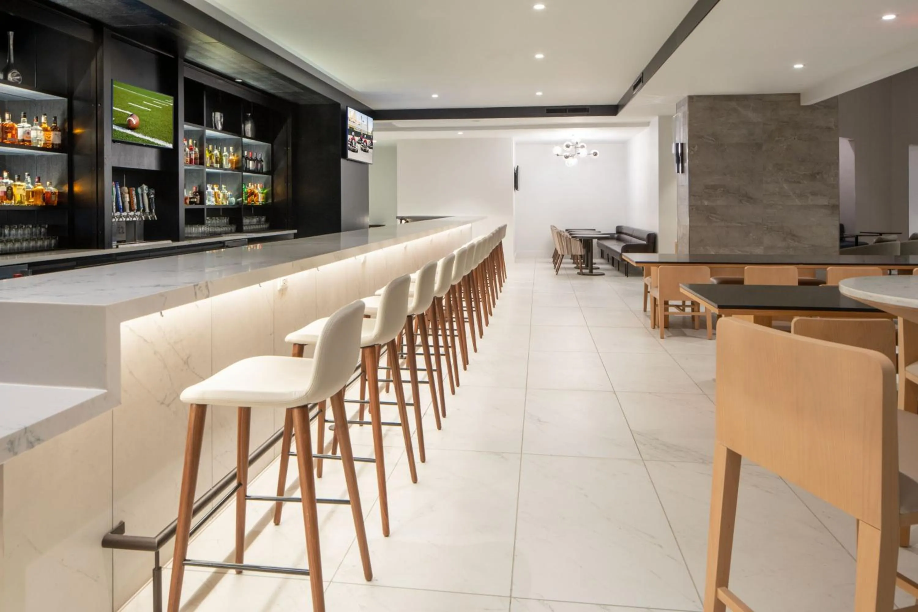 Lounge or bar in Falls Church Marriott Fairview Park