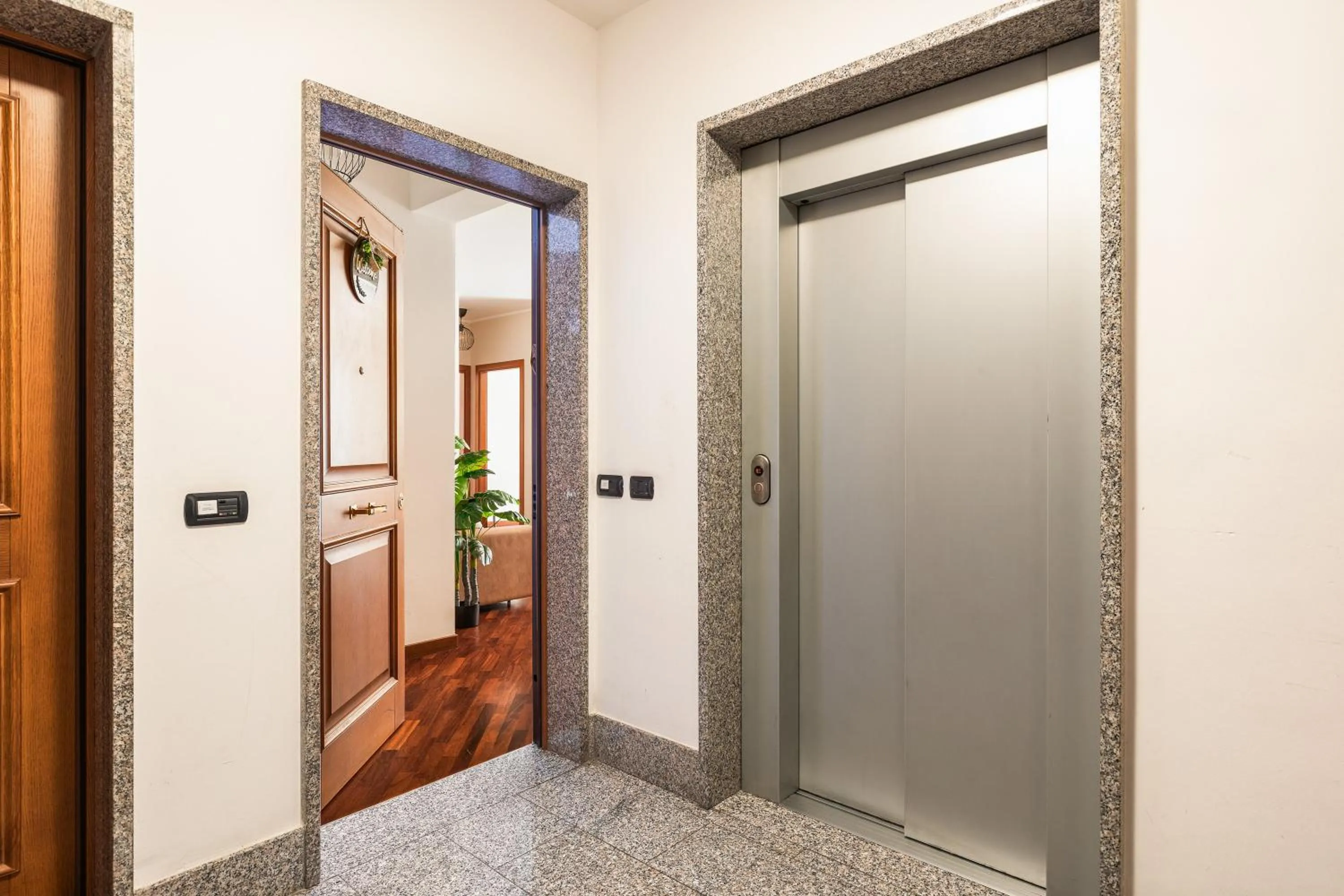 Property building in Giramondo LuxeFierairport