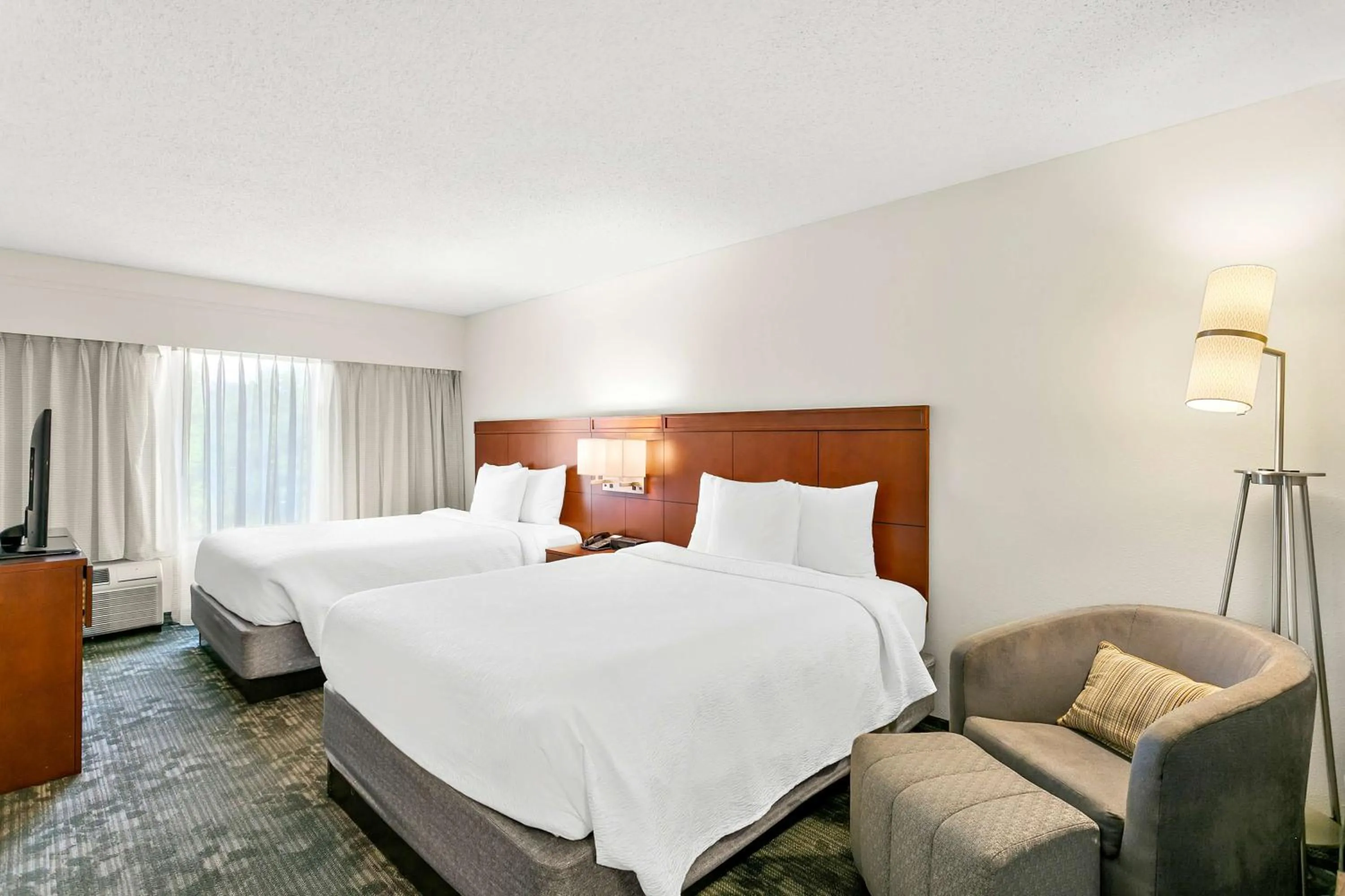 Bedroom, Bed in Sonesta Select Greenbelt College Park