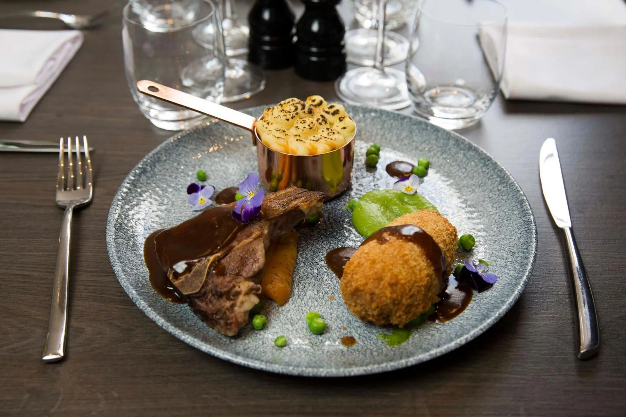 Restaurant/places to eat in Crowne Plaza College Park - Washington DC by IHG