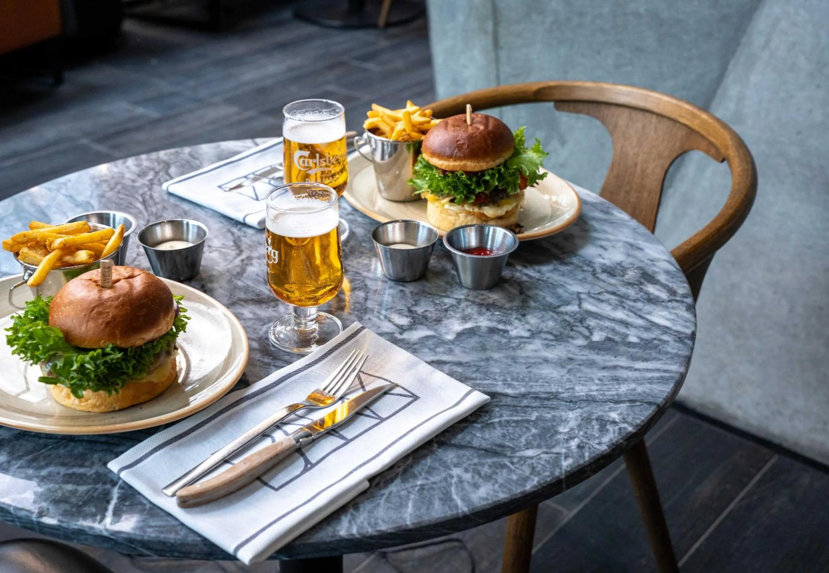 Restaurant/places to eat in Crowne Plaza College Park - Washington DC by IHG