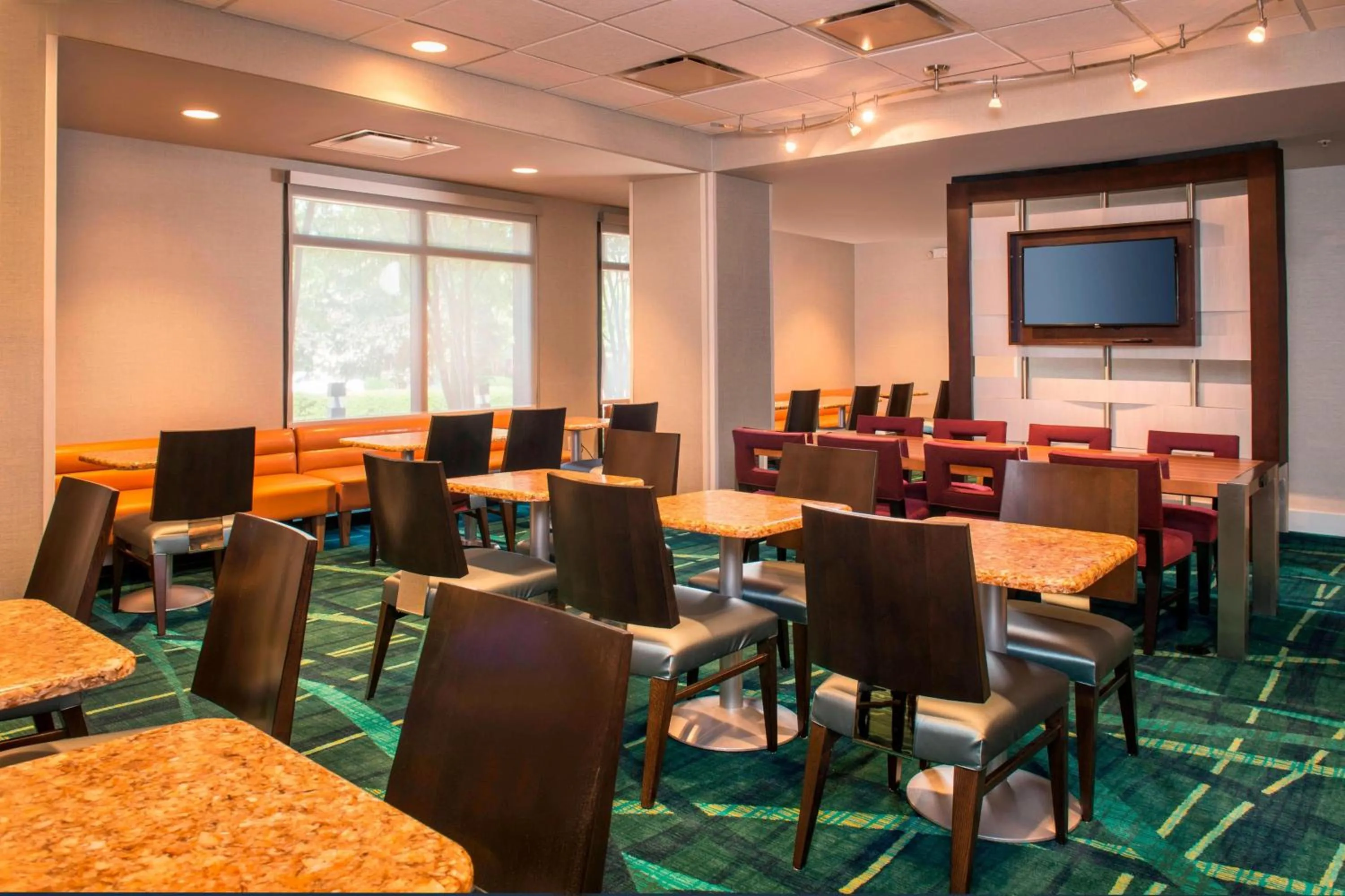 Breakfast in SpringHill Suites by Marriott Gaithersburg