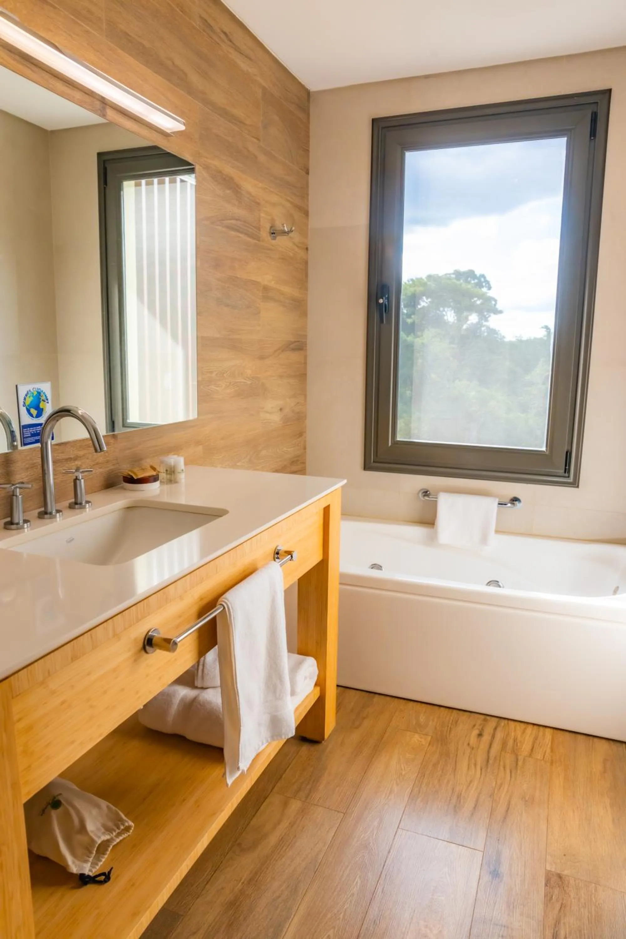 Bathroom, Bed in Iguazu Jungle Lodge