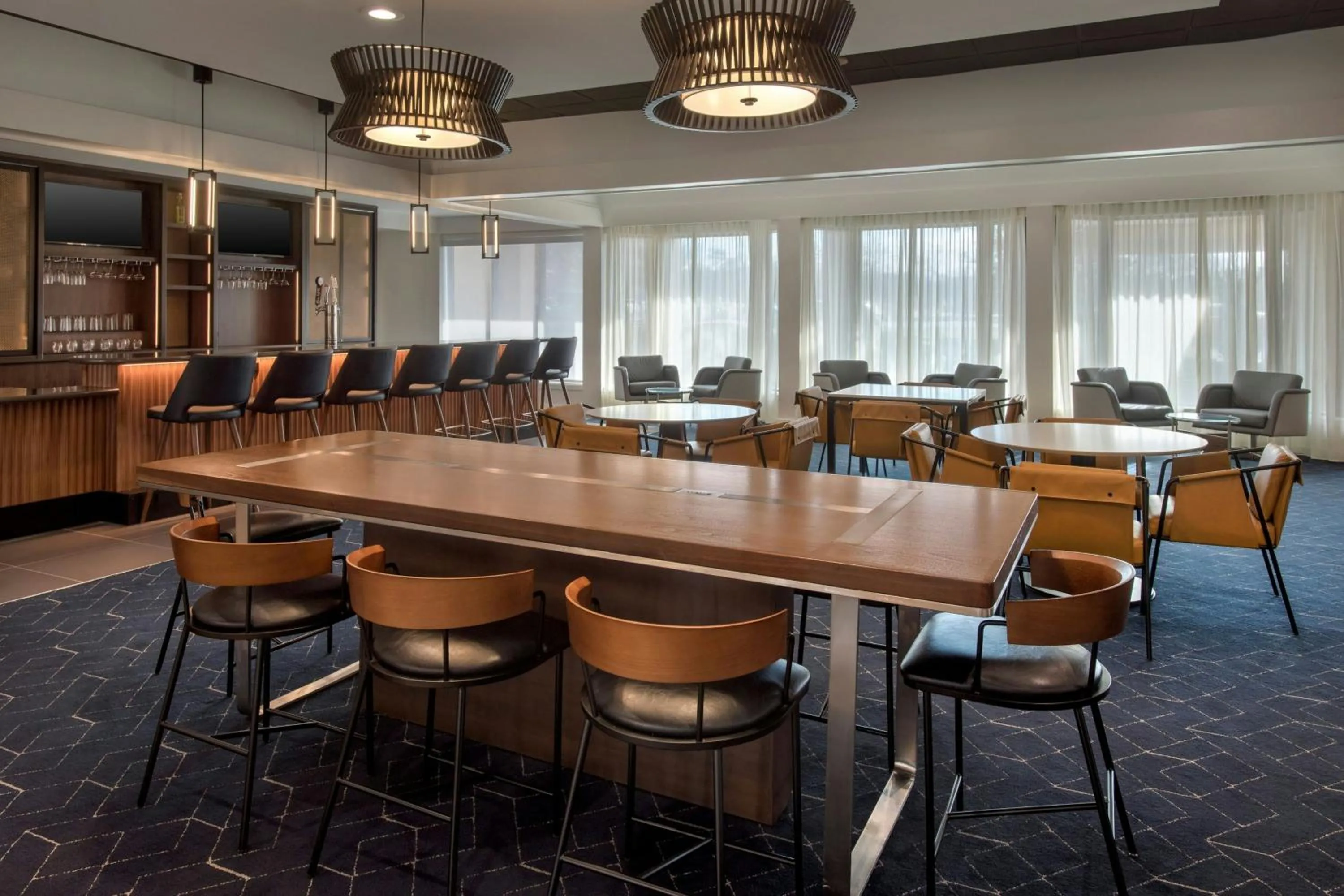 Restaurant/places to eat in Courtyard by Marriott New Carrollton Landover