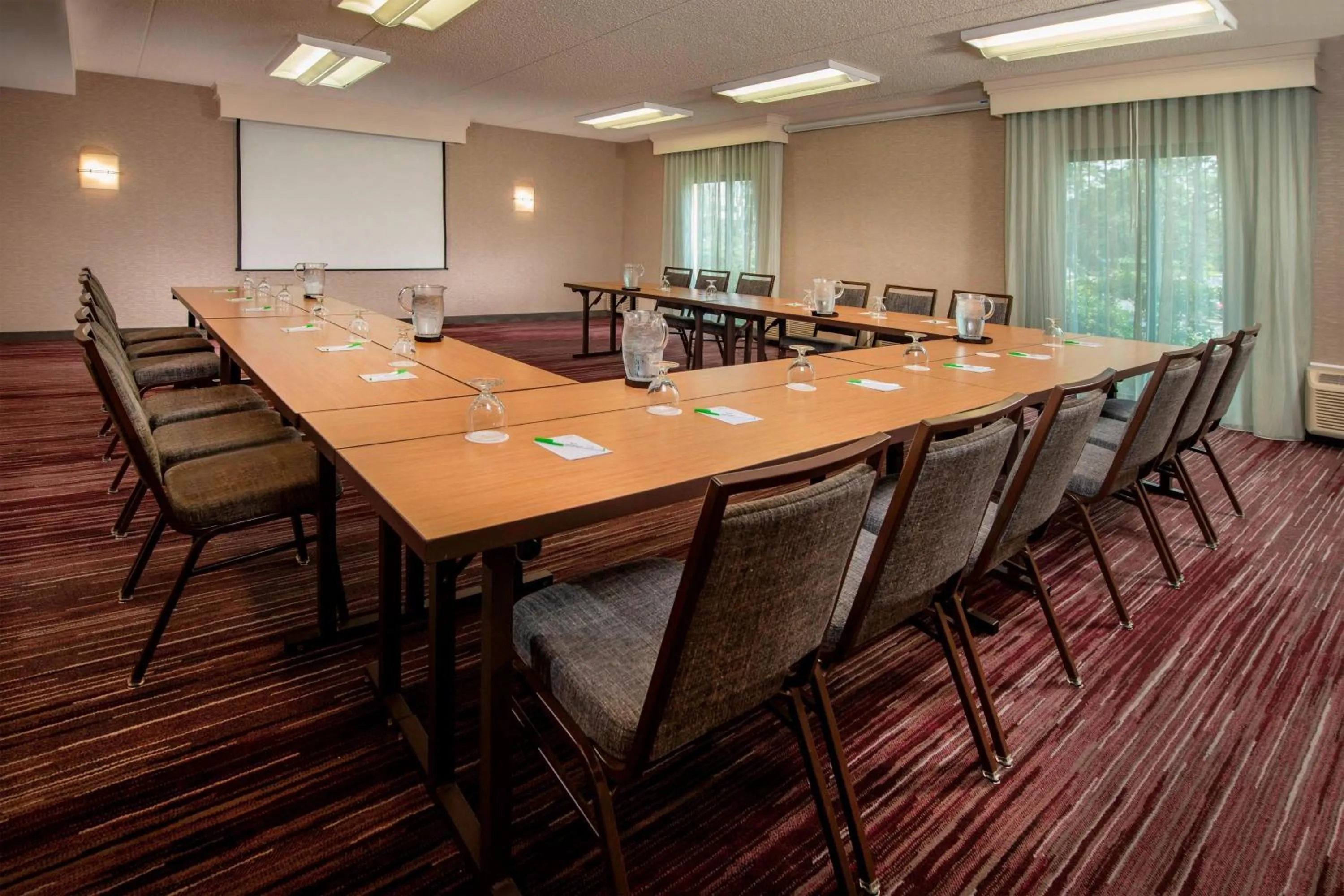 Meeting/conference room in Courtyard by Marriott Rockville