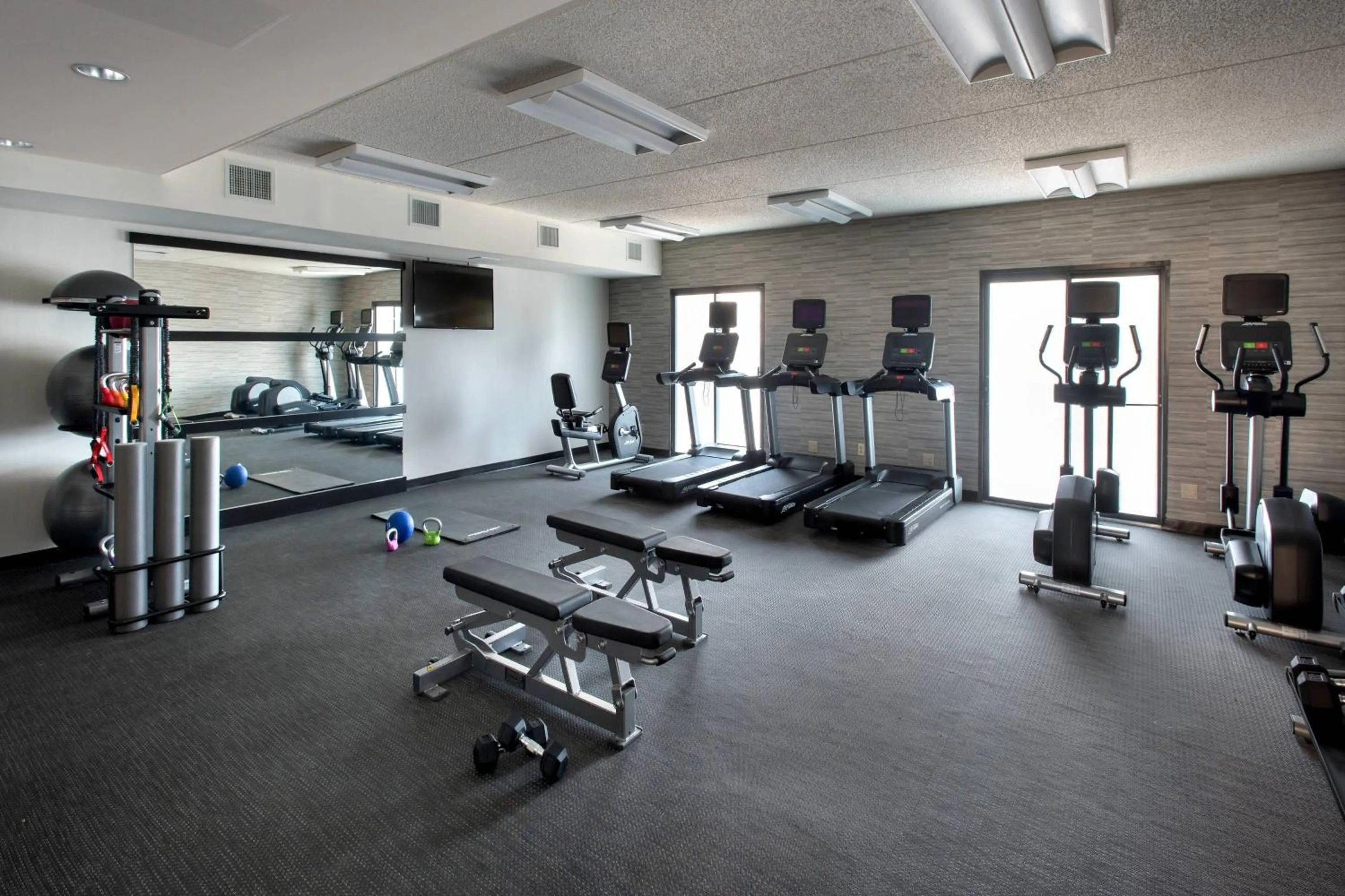 Fitness centre/facilities in Courtyard by Marriott Rockville