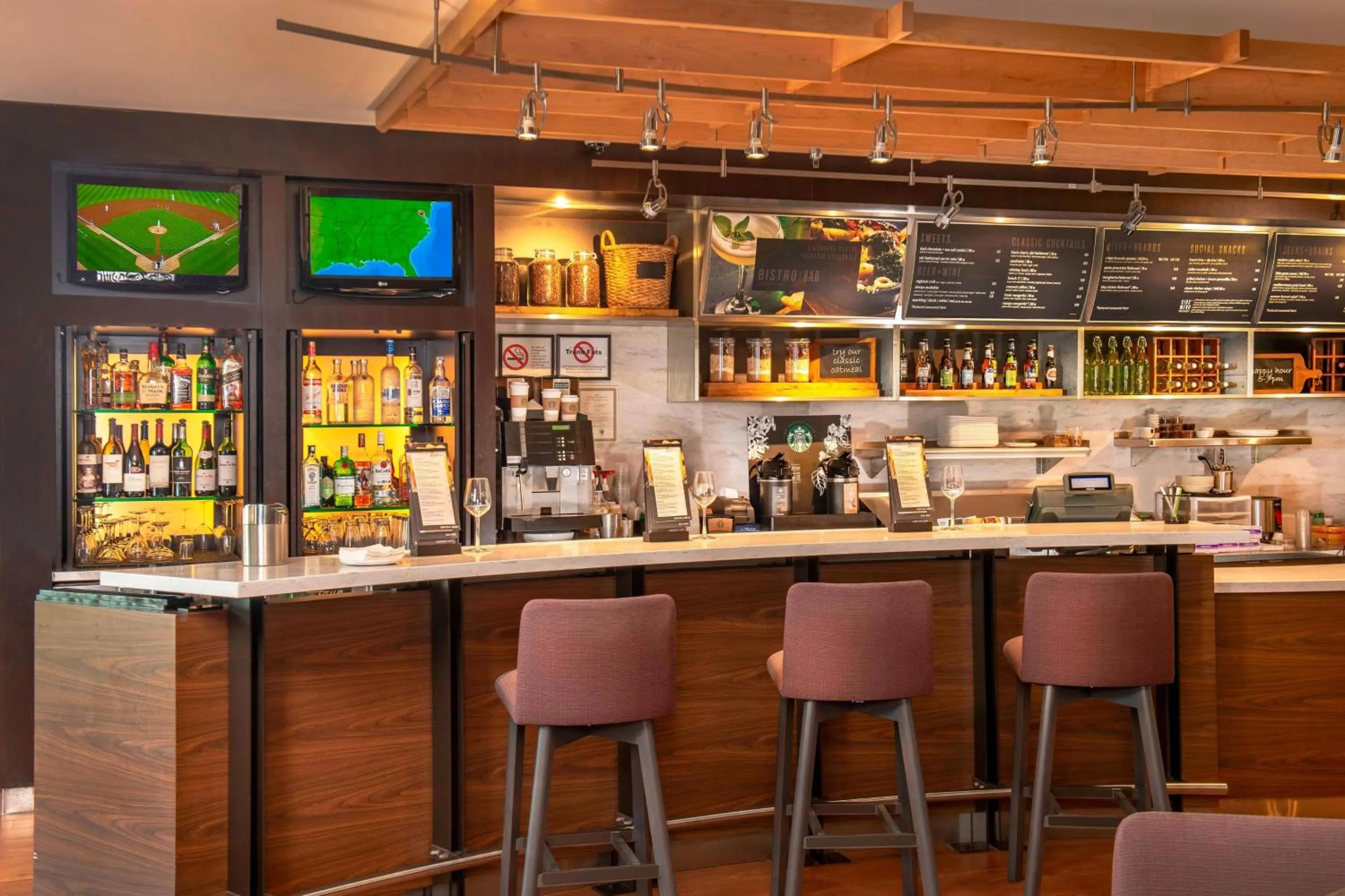 Lounge or bar in Courtyard by Marriott Rockville
