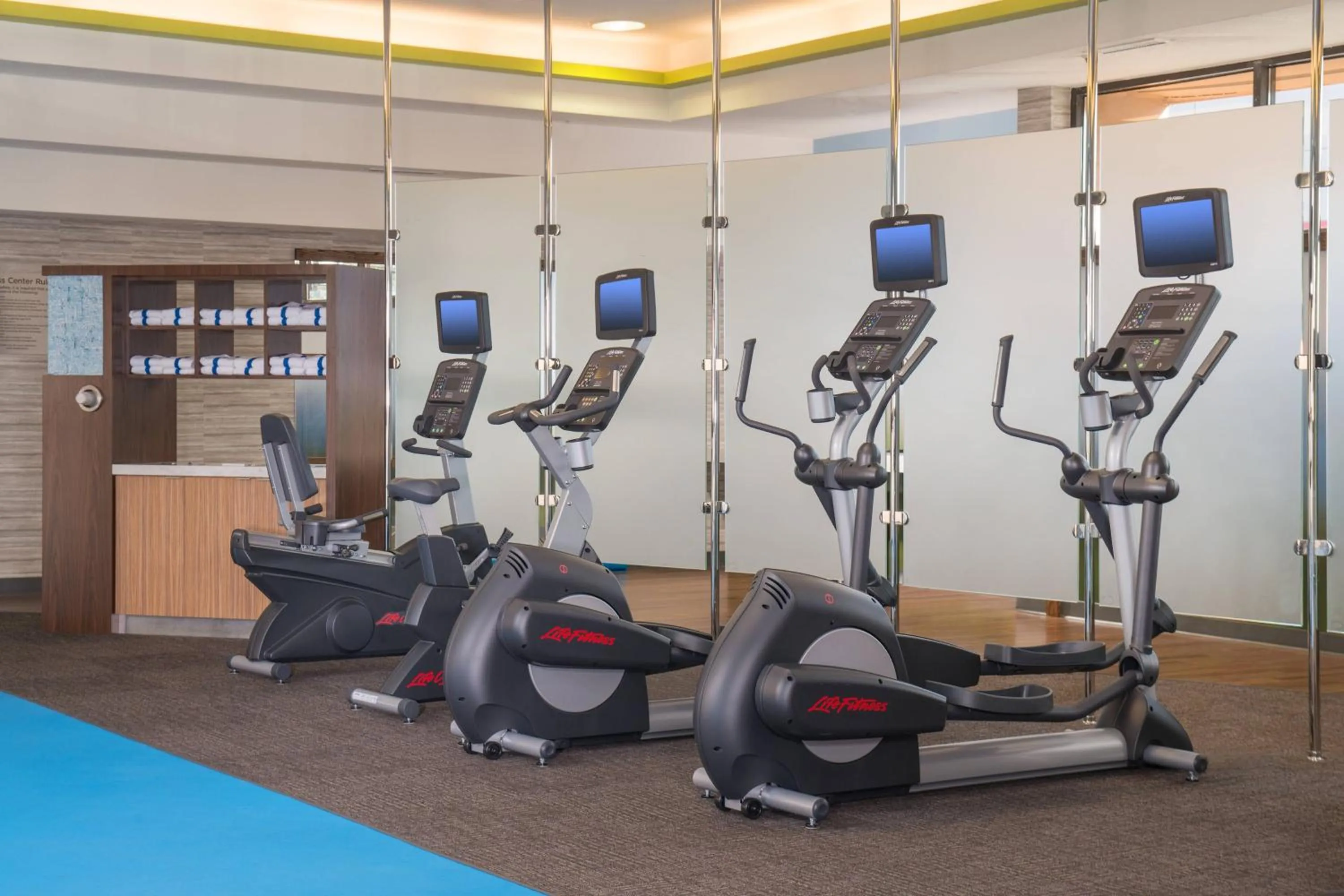 Fitness centre/facilities in Courtyard by Marriott Silver Spring North/White Oak