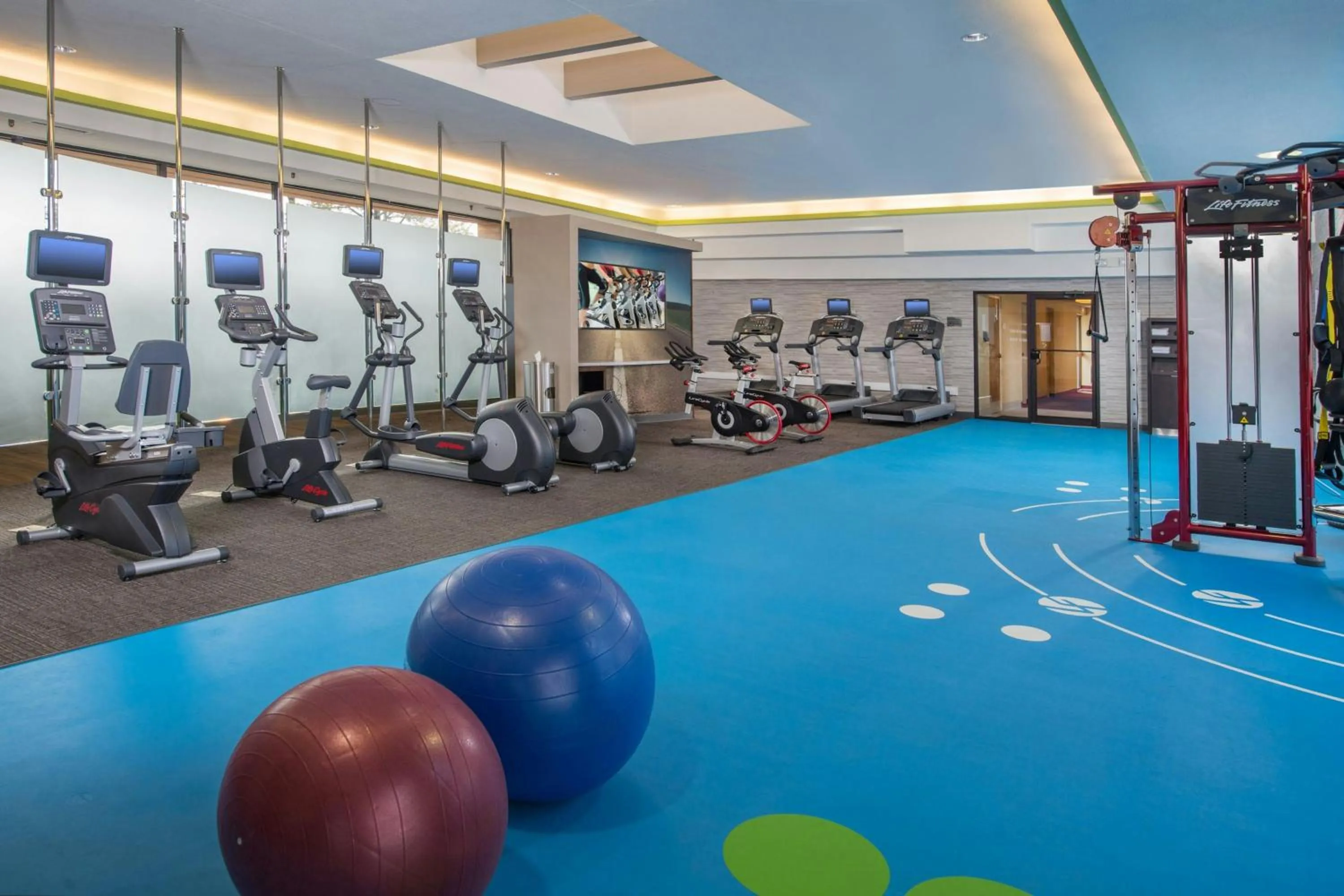 Fitness centre/facilities in Courtyard by Marriott Silver Spring North/White Oak