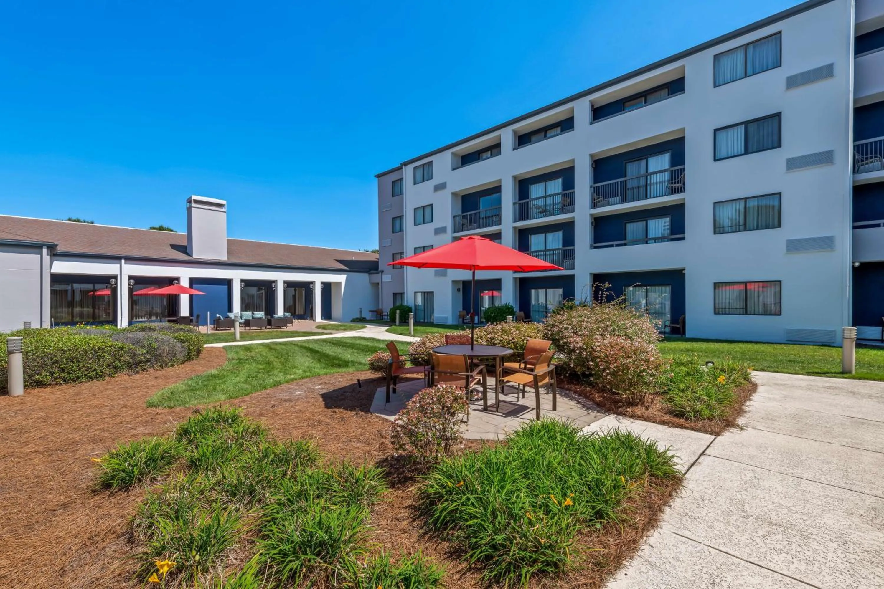 Property building in Sonesta Select Charlotte University Research Park