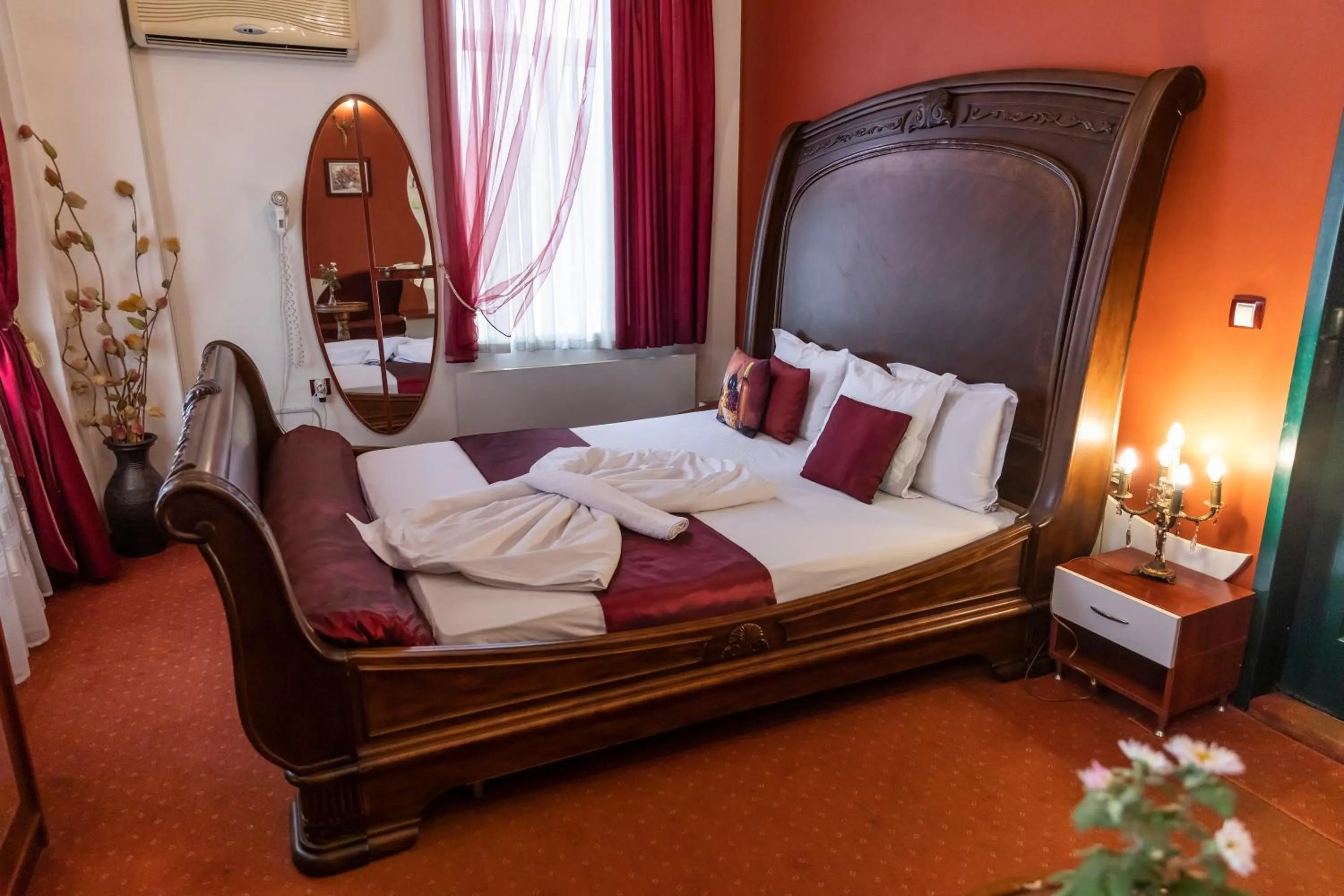 Bed in Charlino Plaza