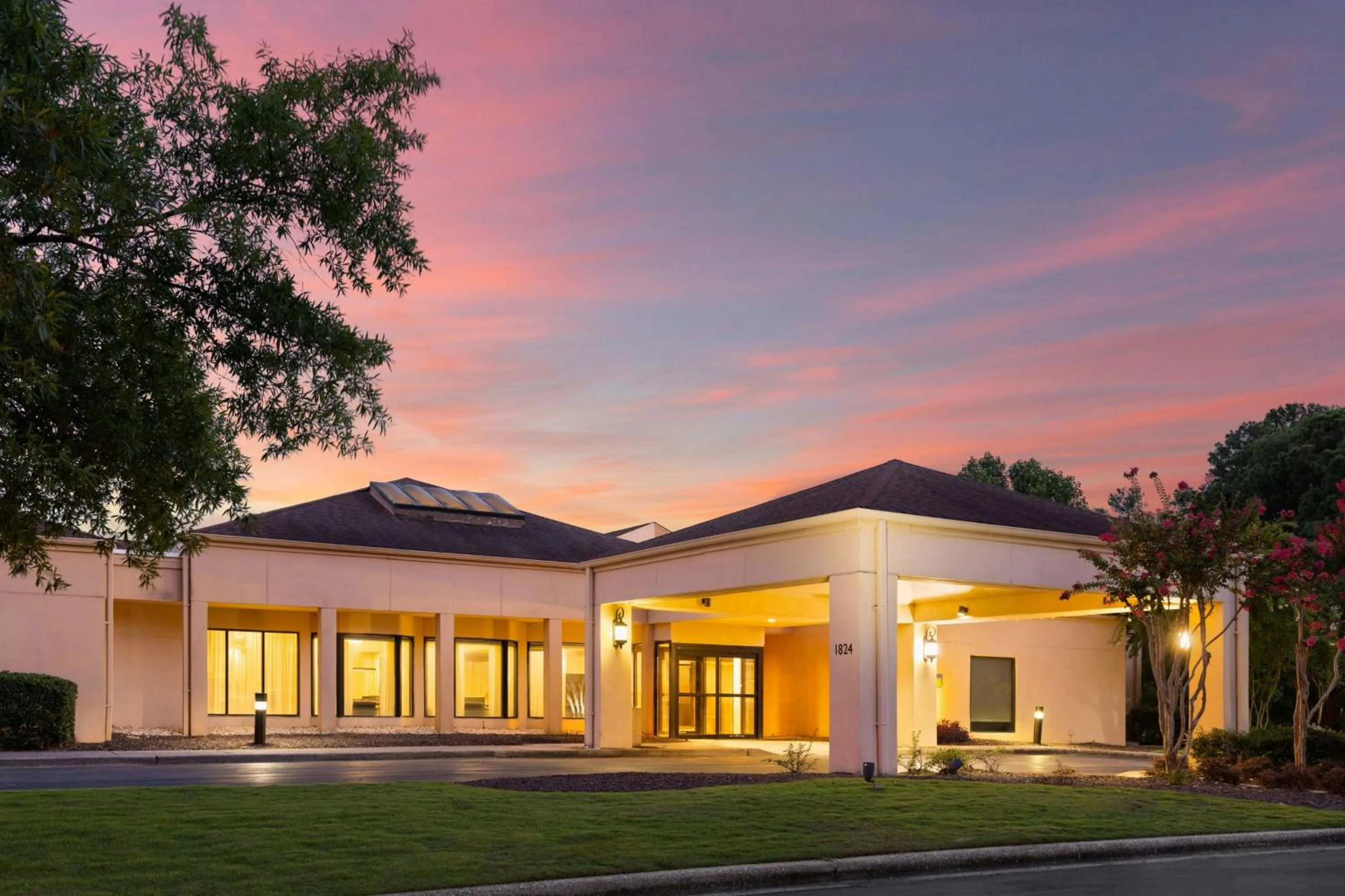 Property building in Courtyard Birmingham Hoover