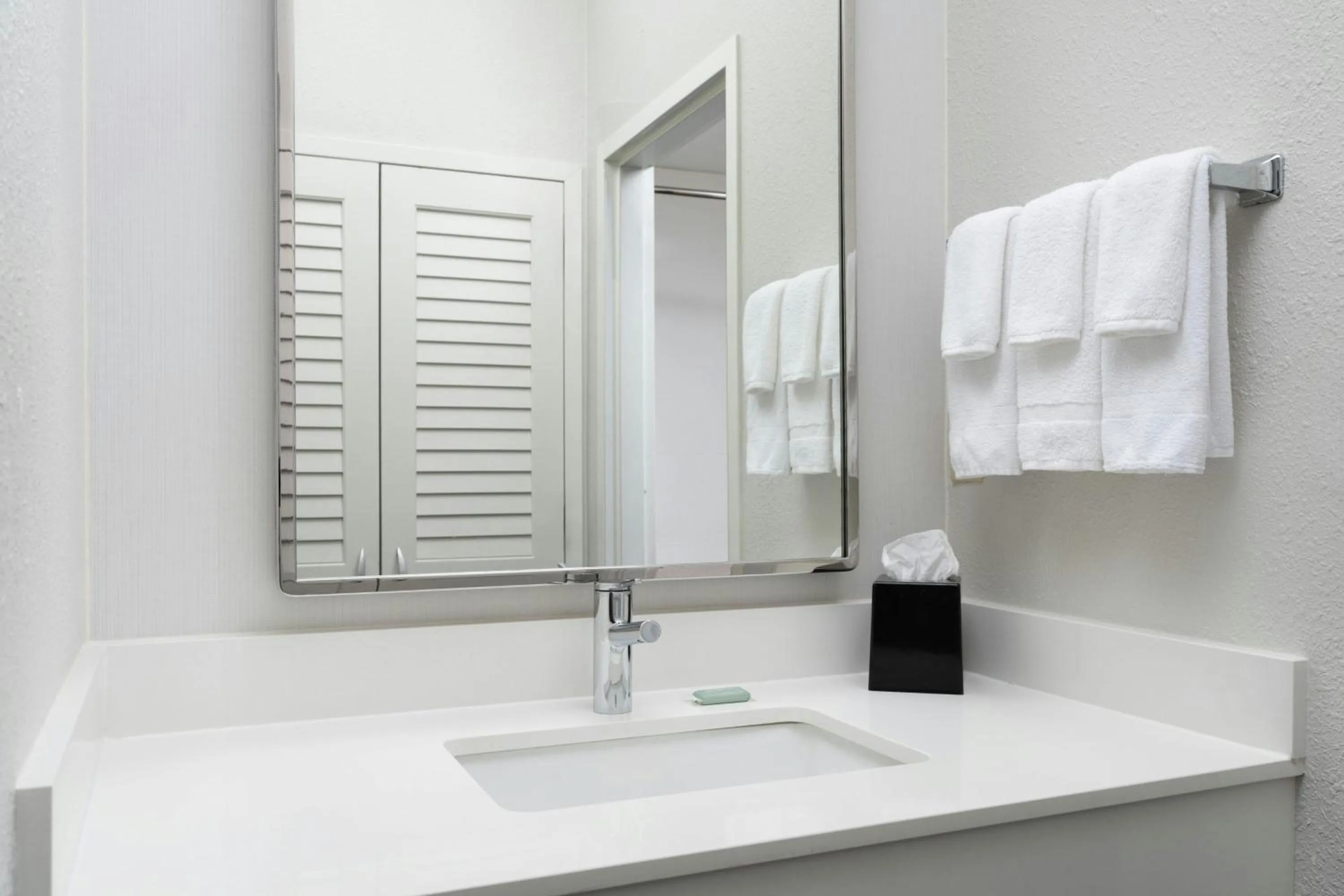 Bathroom in Courtyard Birmingham Hoover