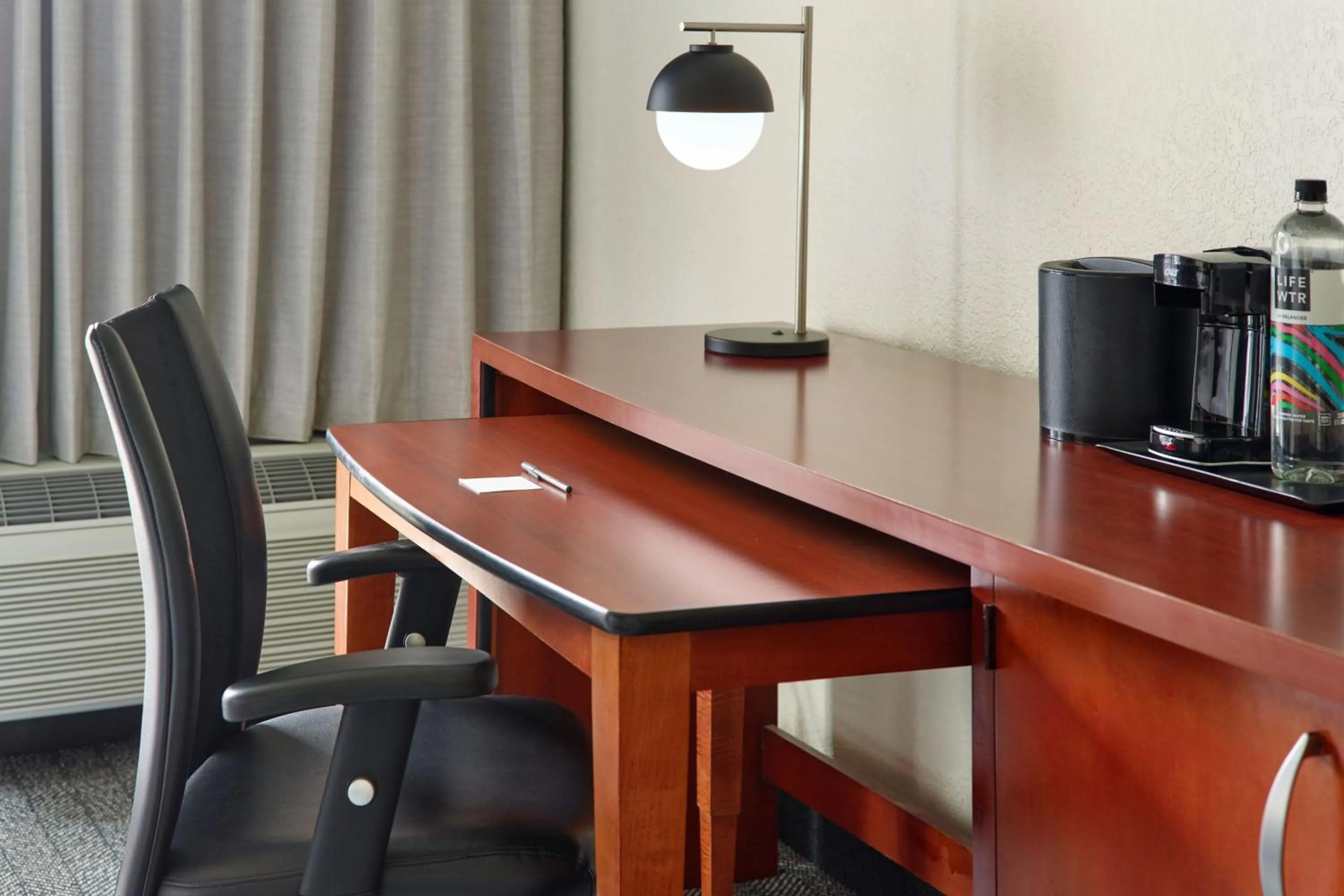 Photo of the whole room in Courtyard by Marriott Nashville Brentwood