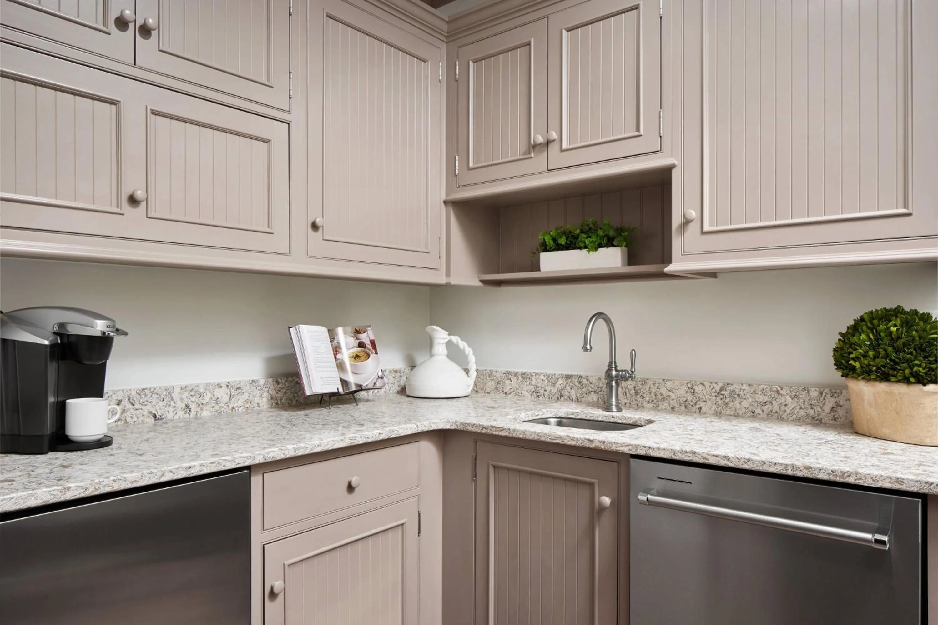 Kitchen or kitchenette in The Ritz-Carlton Reynolds, Lake Oconee