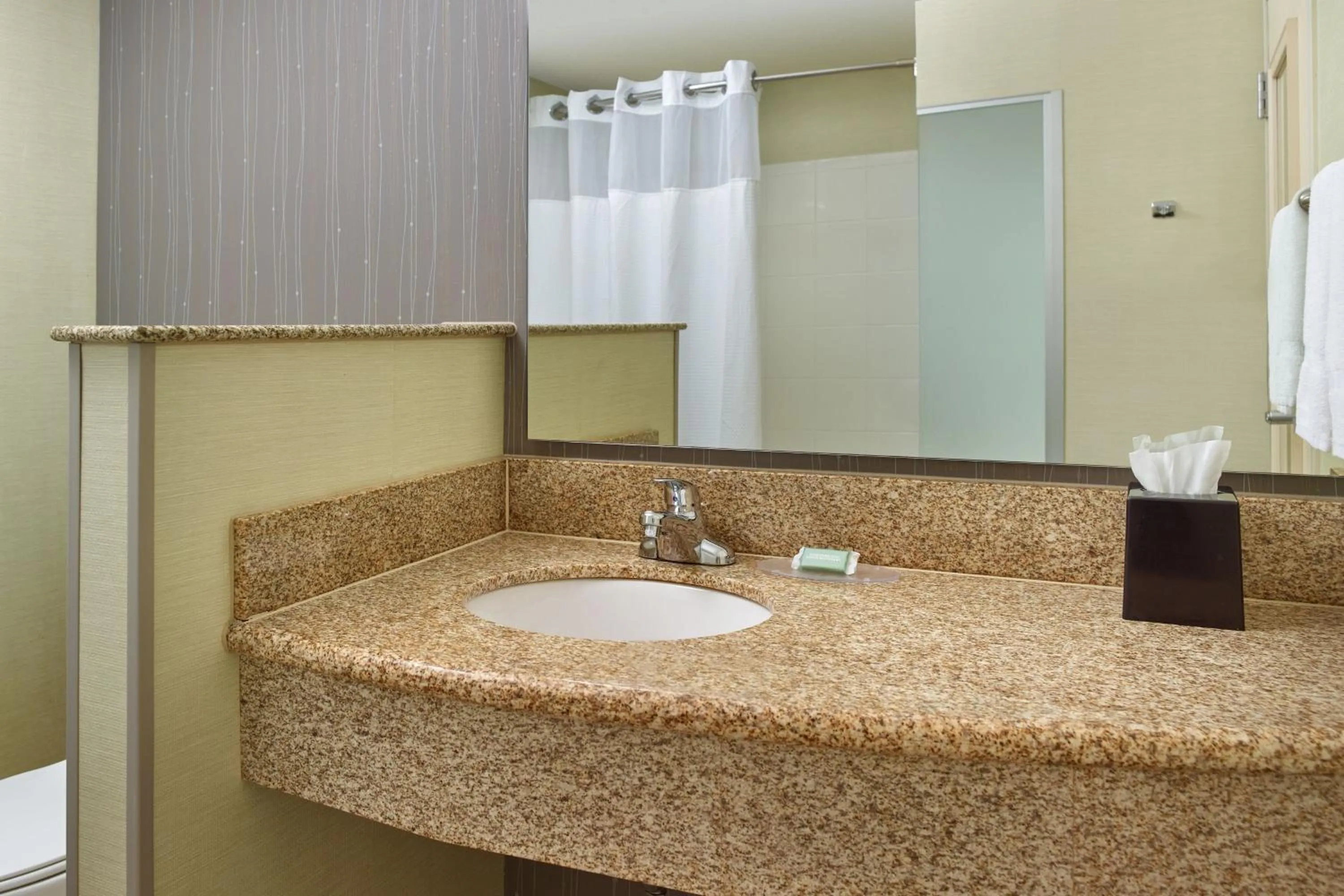 Bathroom in Courtyard by Marriott Nashville Goodlettsville