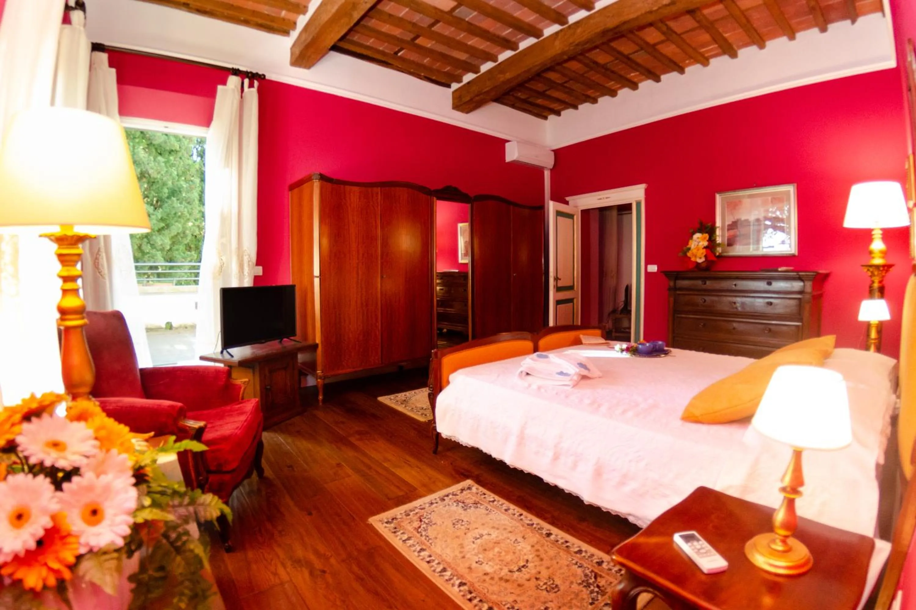 Photo of the whole room, Bed in Villa al Borghetto