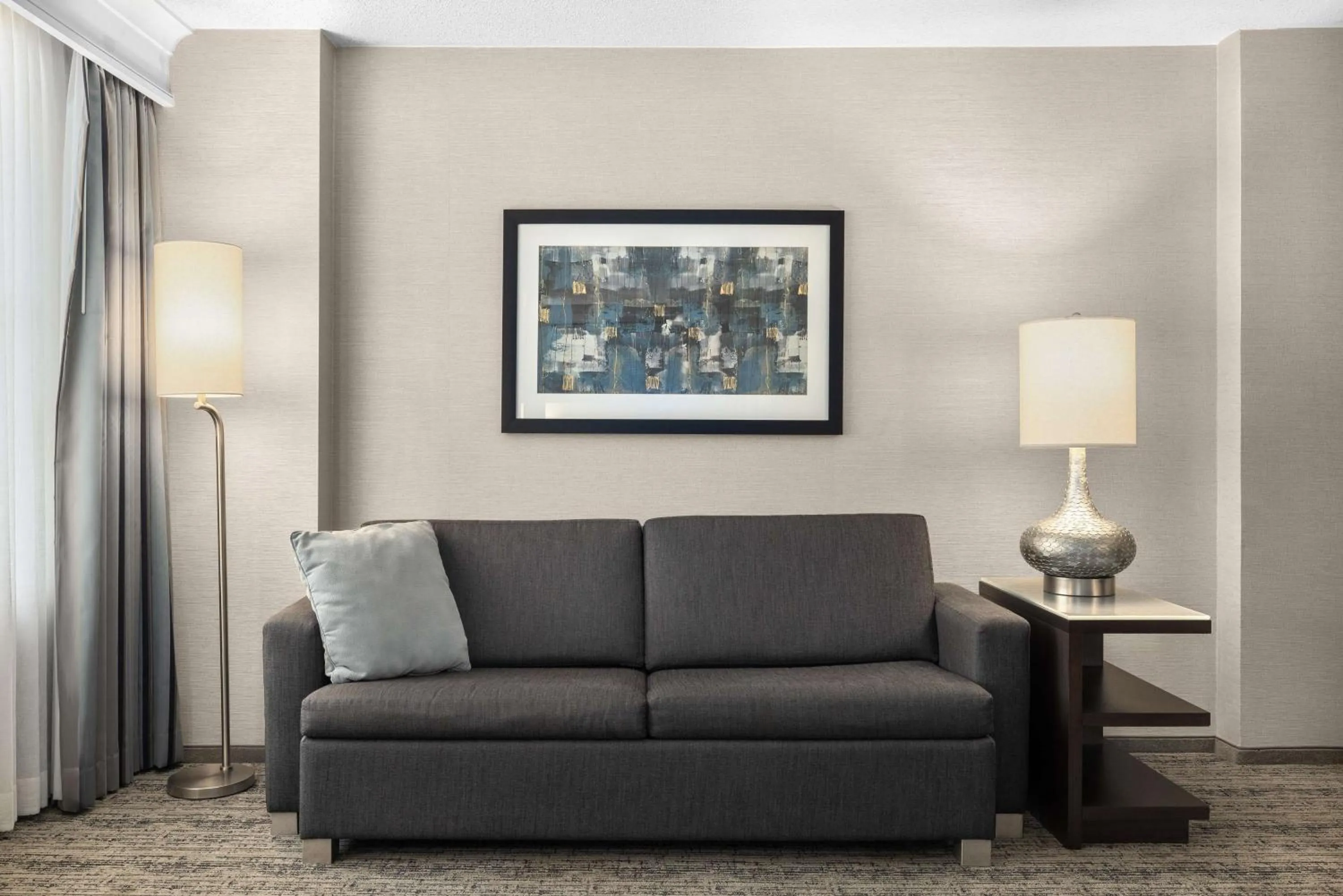Living room in Hampton Inn & Suites Downers Grove Chicago