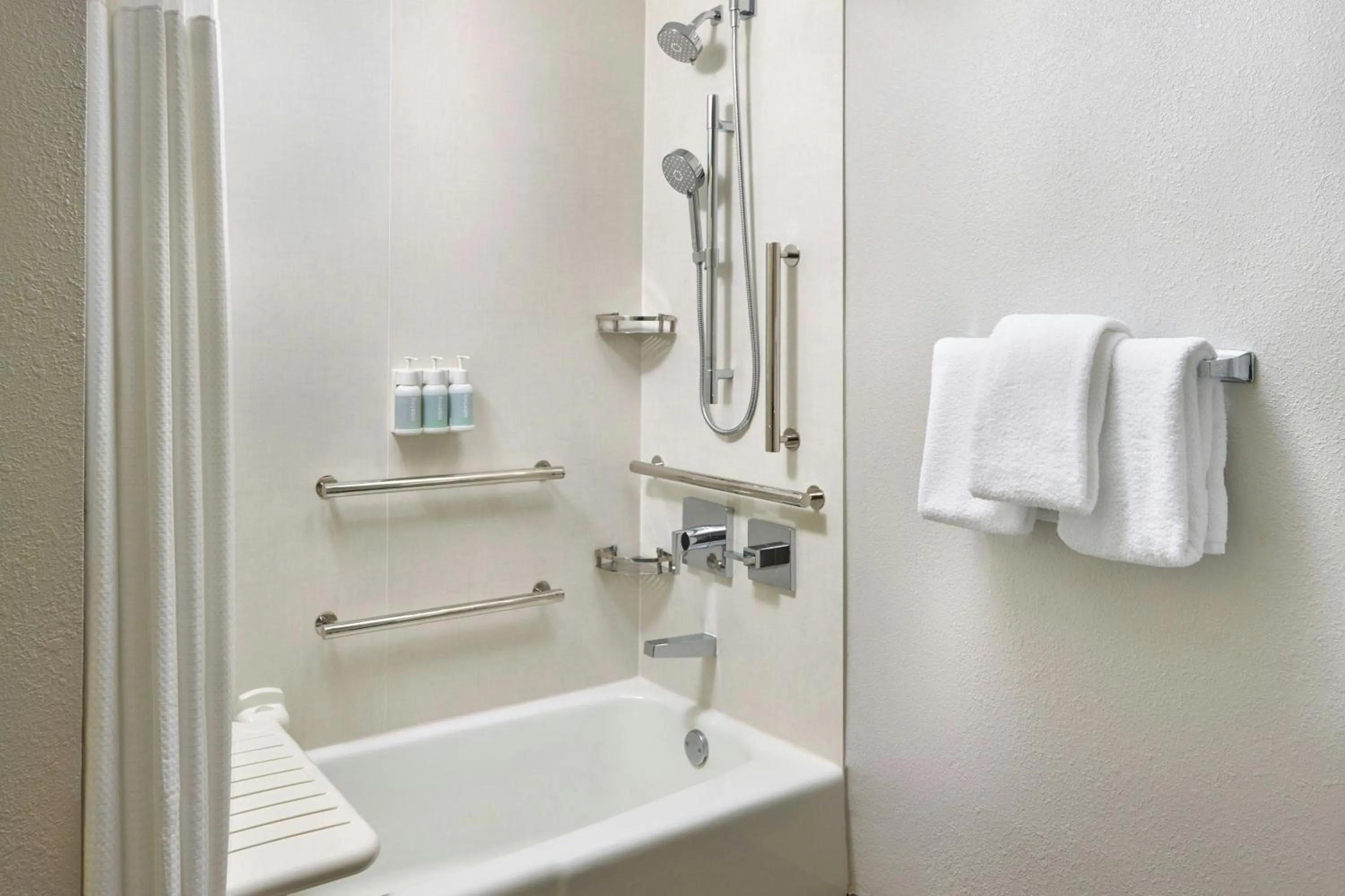 Bathroom in Courtyard Cleveland Independence