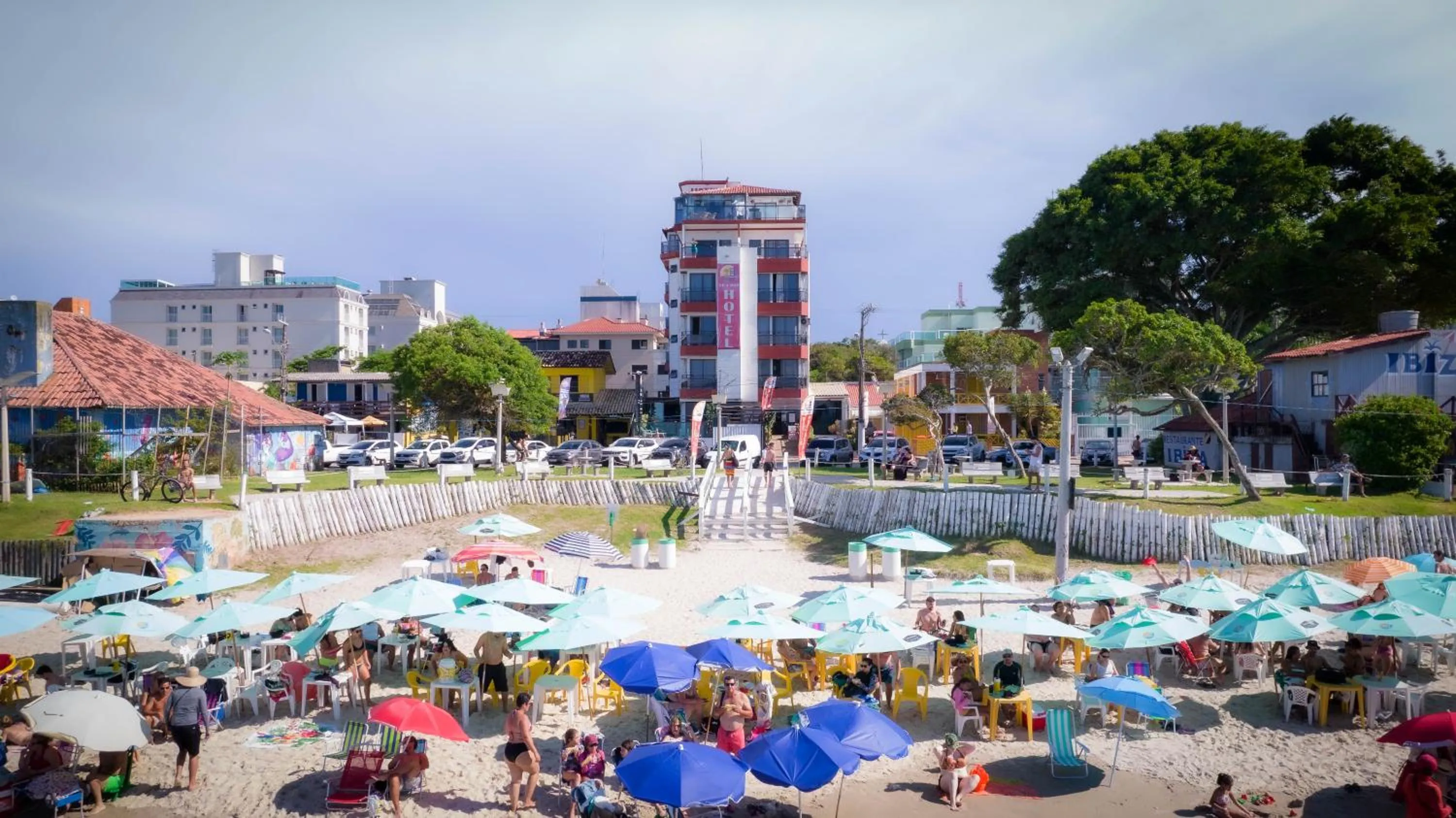 Property building in Hotel Vila Mar