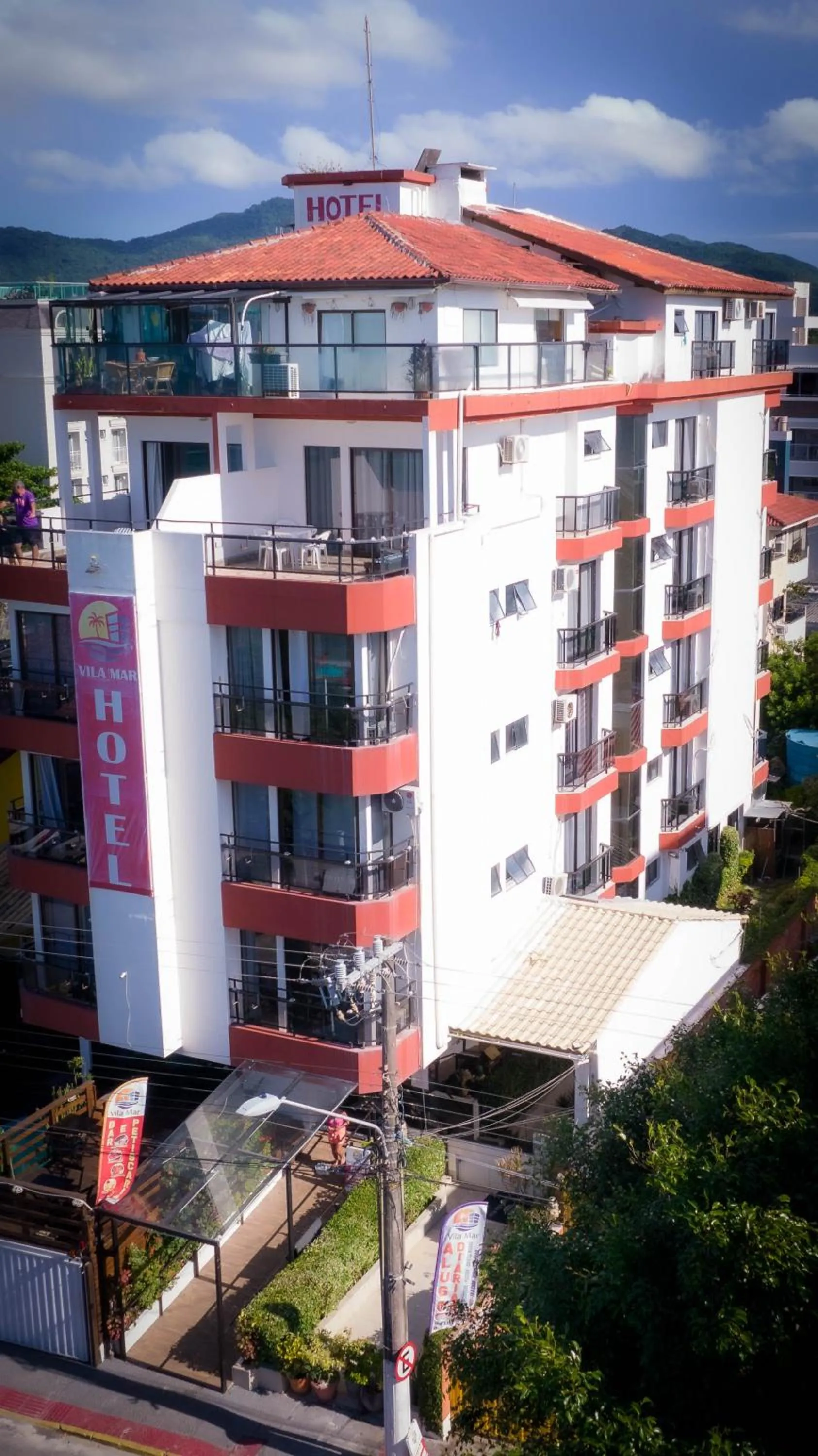 Property building in Hotel Vila Mar