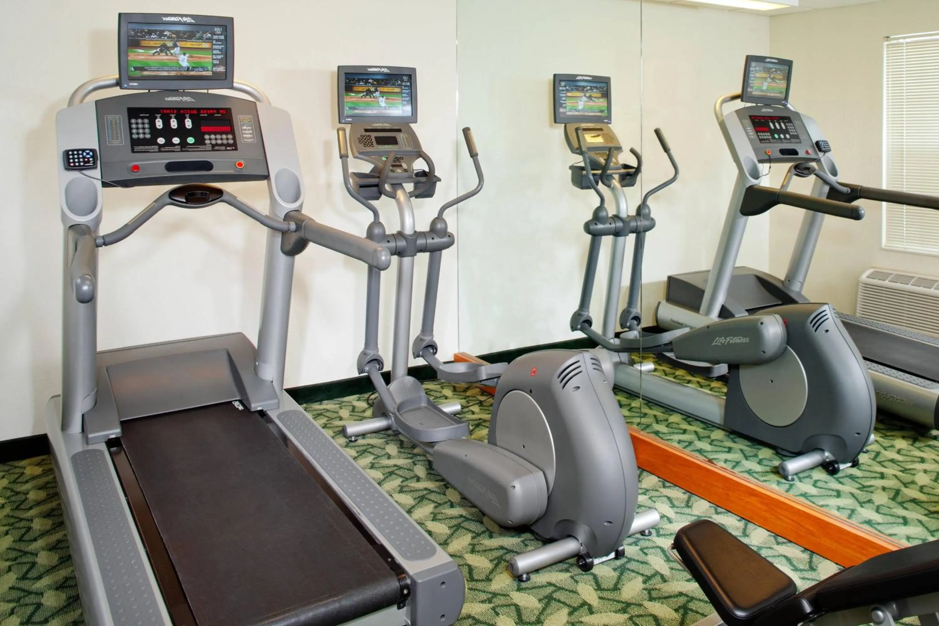 Fitness centre/facilities in Towneplace Suites by Marriott Cleveland Westlake