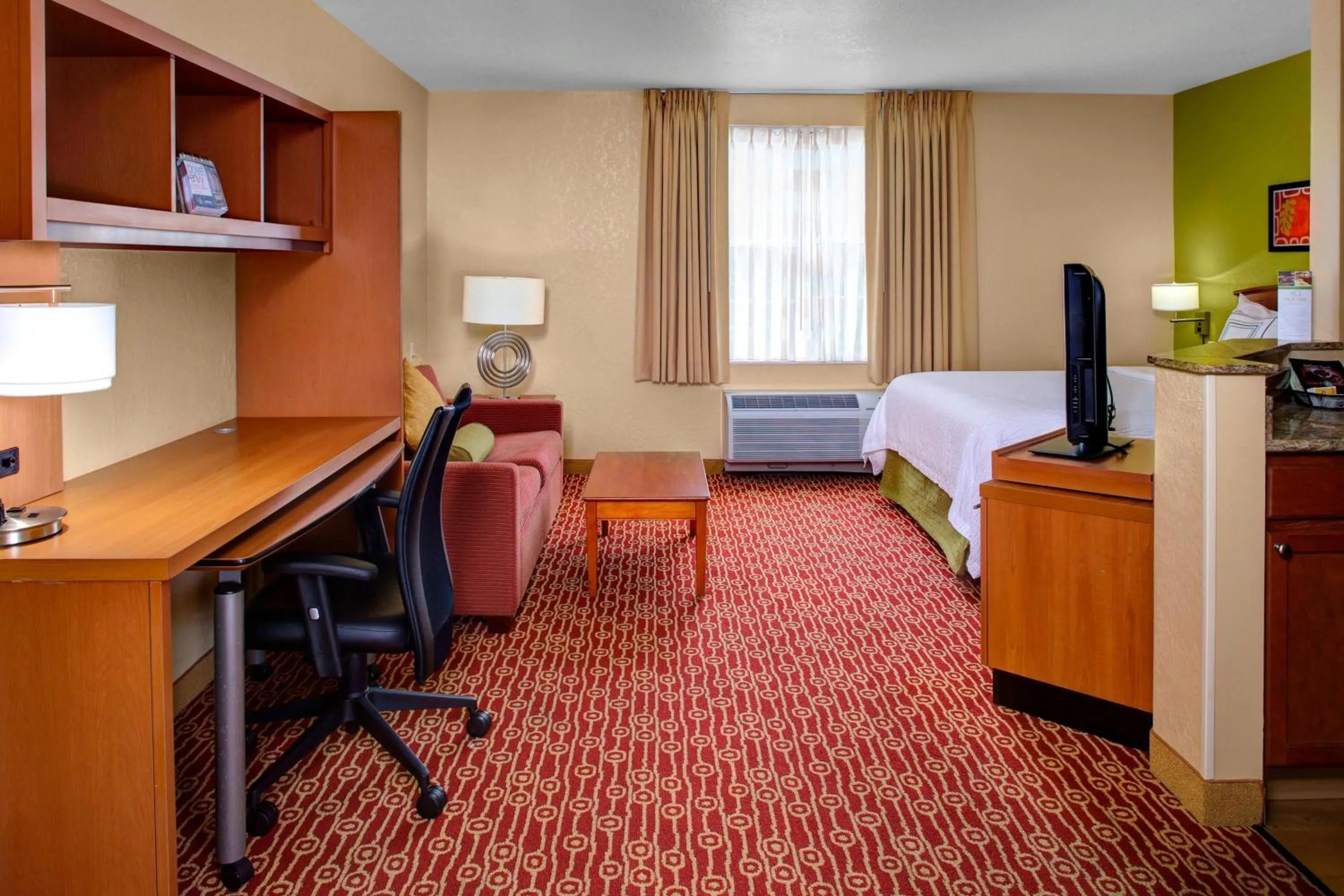 Photo of the whole room, Bed in Towneplace Suites by Marriott Cleveland Westlake