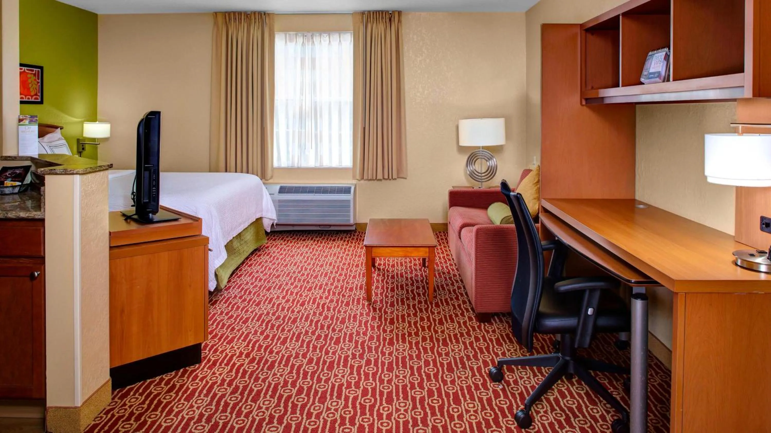 Bed in Towneplace Suites by Marriott Cleveland Westlake