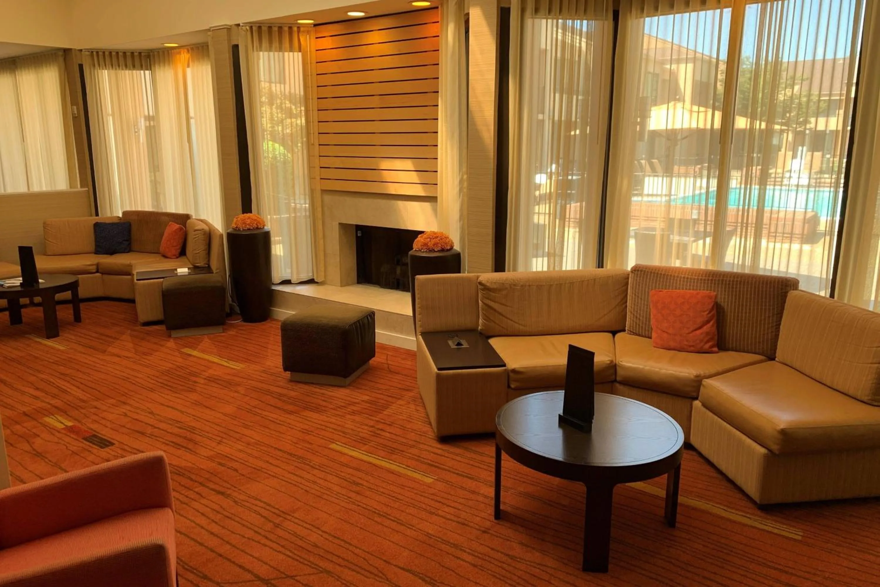 Lobby or reception in Courtyard by Marriott Columbus