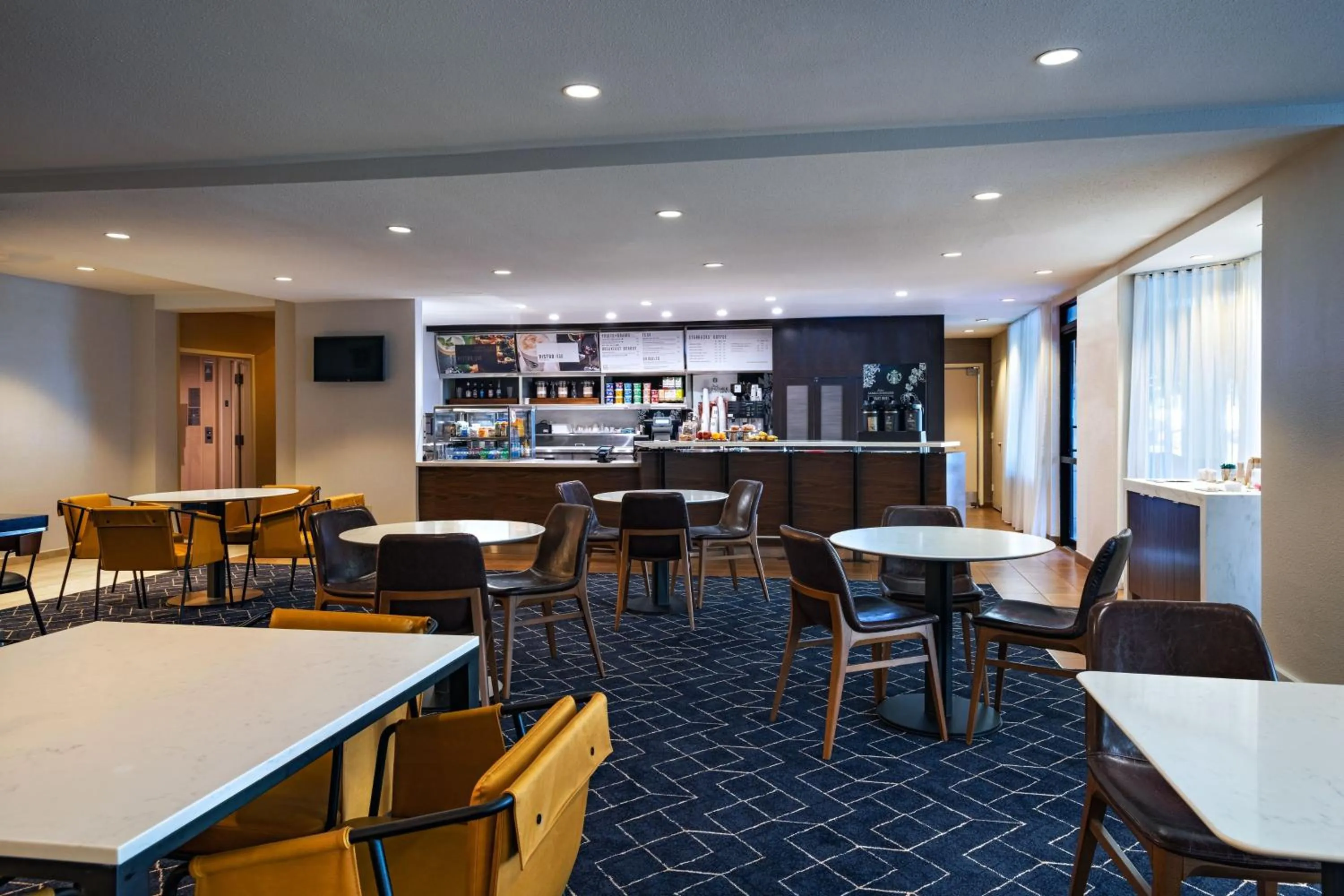 Restaurant/places to eat in Courtyard by Marriott Dallas Plano in Legacy Park