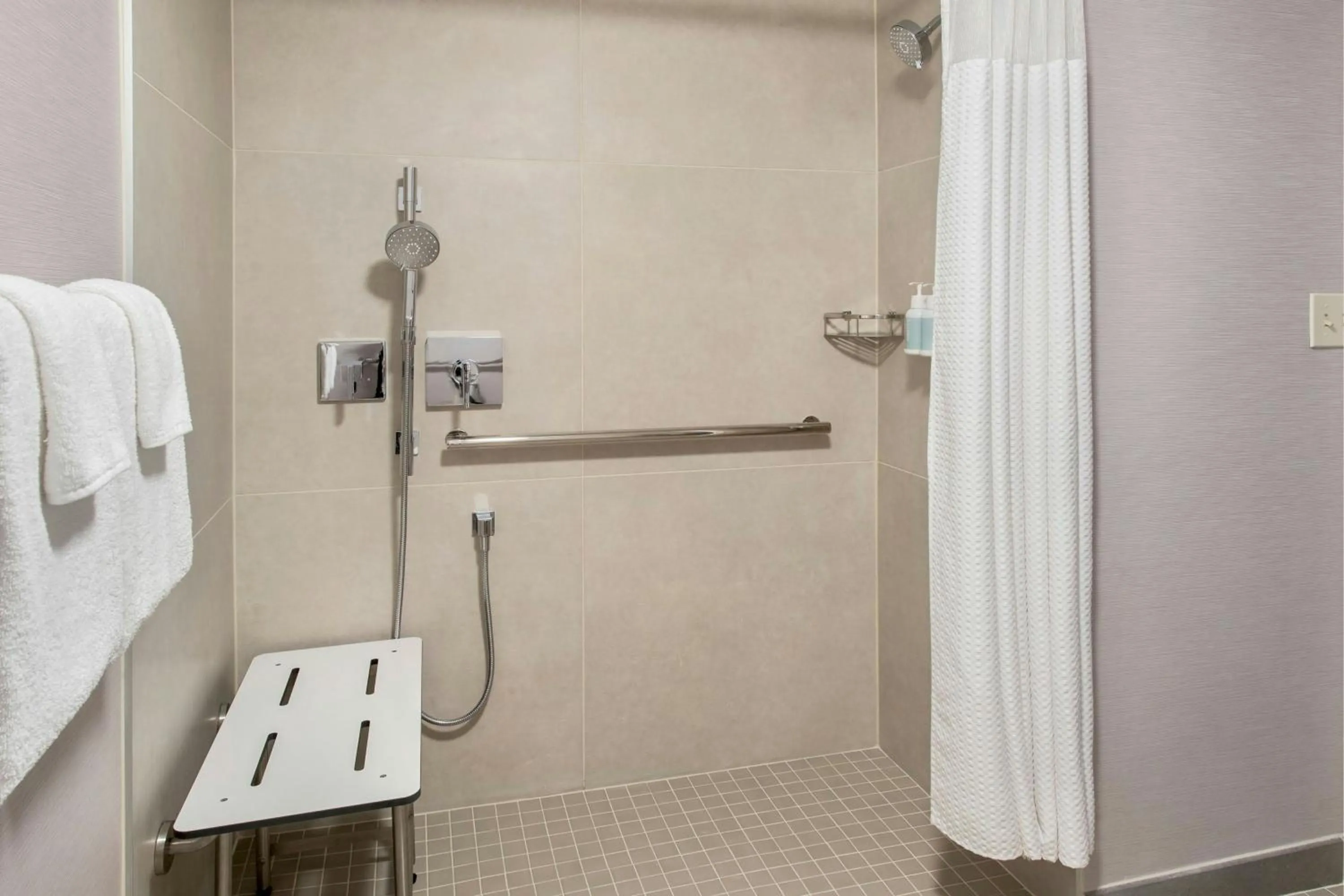 Bathroom in Courtyard by Marriott Dallas Arlington Entertainment District
