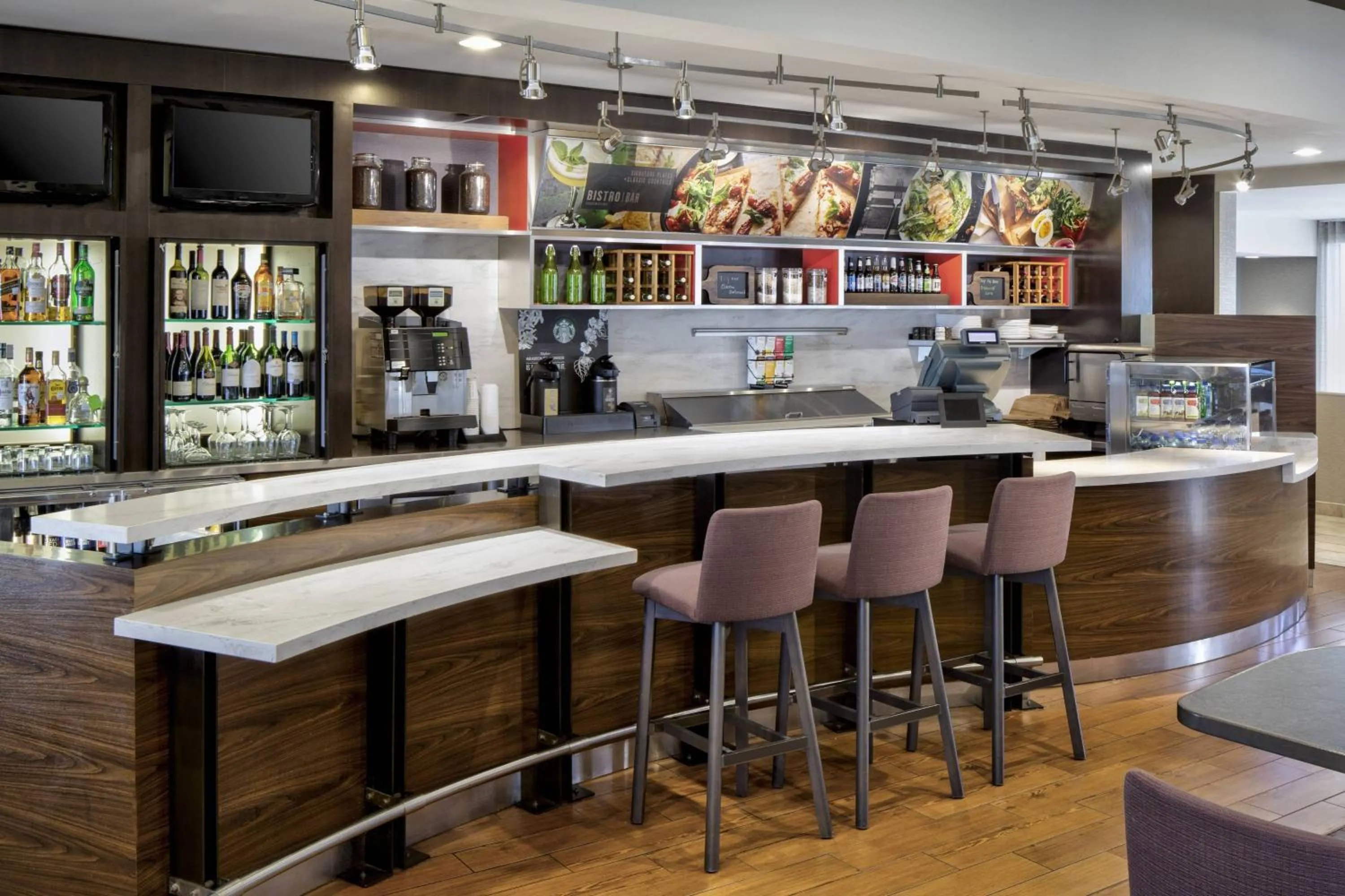 Restaurant/places to eat in Courtyard by Marriott Dallas Arlington Entertainment District